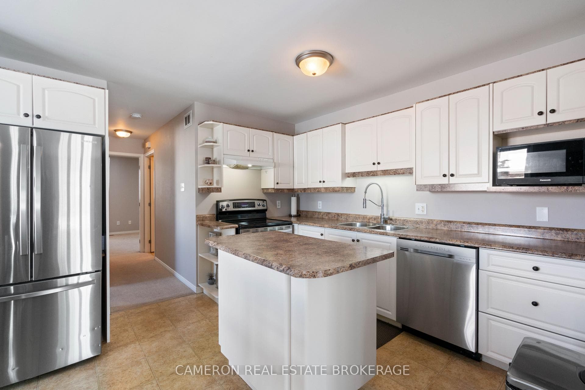3215 Johnston Avenue photo 6