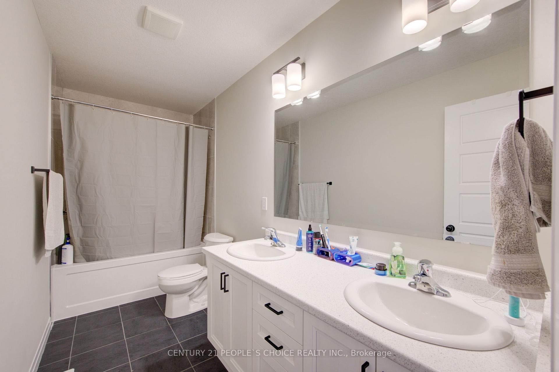 377 Bradshaw Drive photo 28