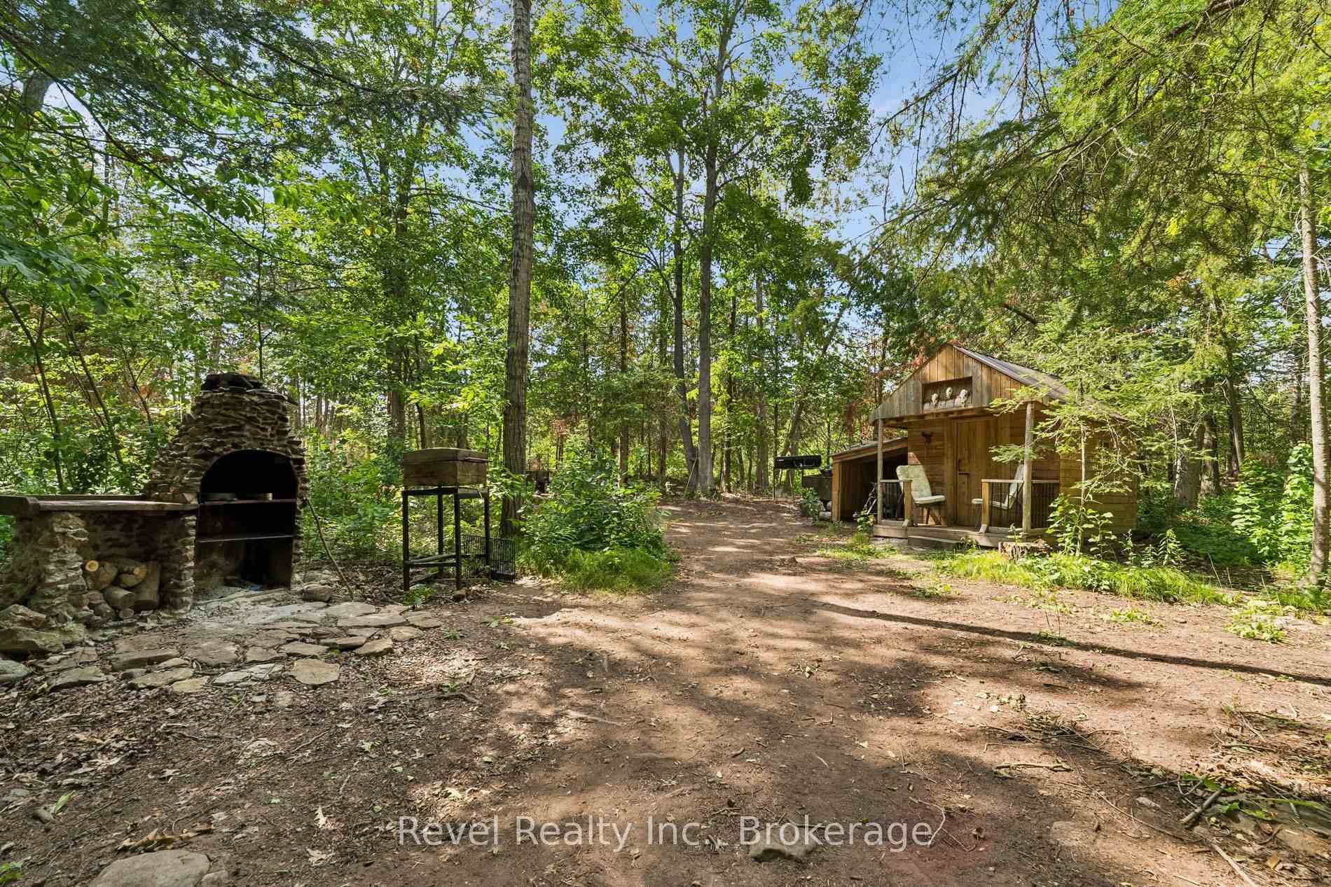 18 Bessie Avenue photo 44