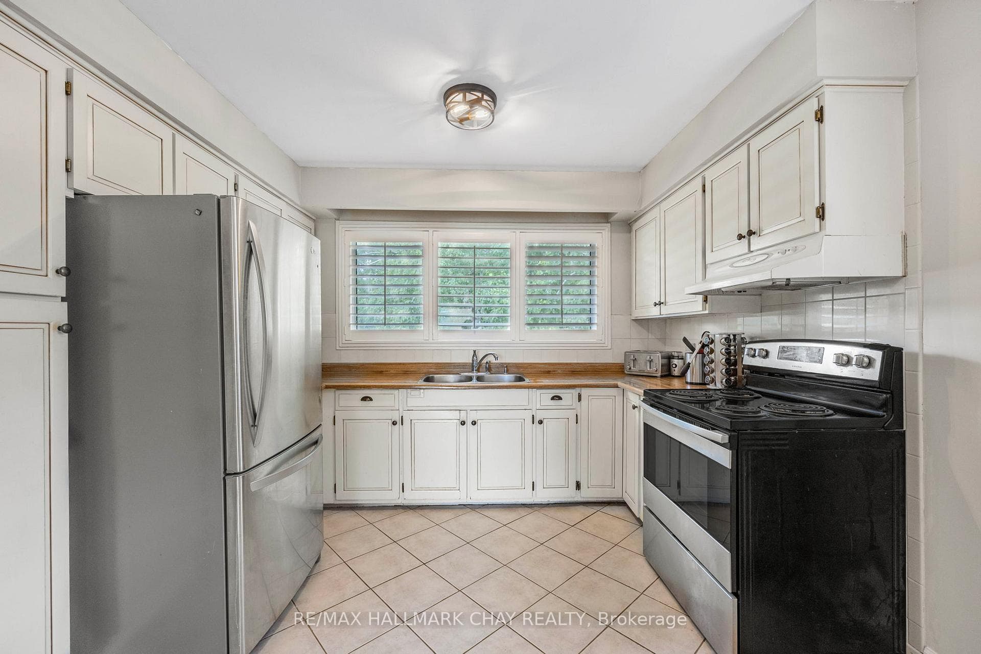 45 Davies Crescent photo 14