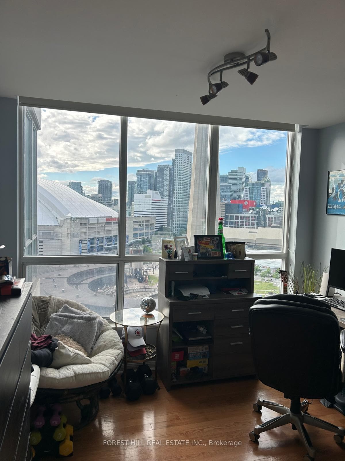 230 Queens Quay Avenue Unit 2512 photo 8