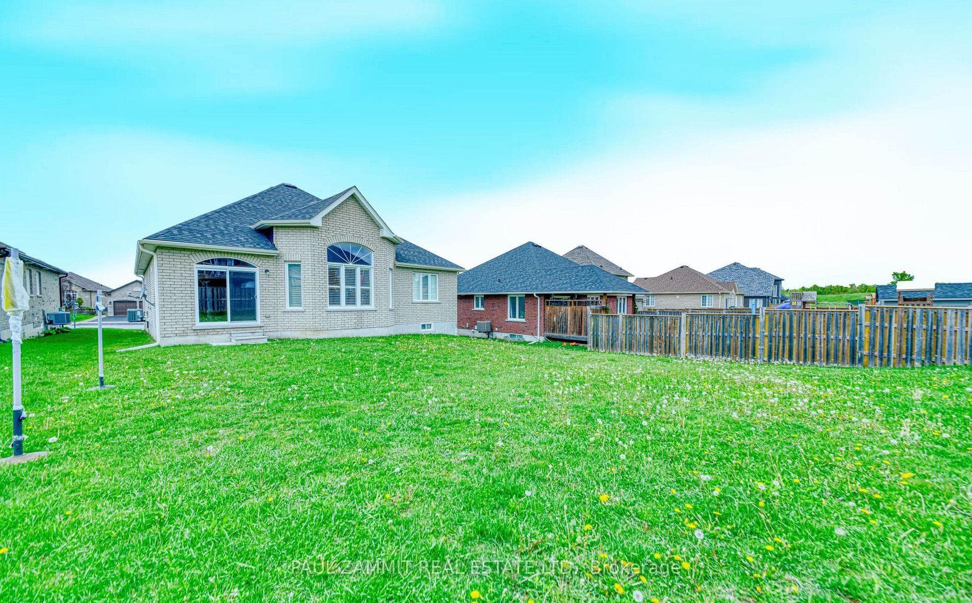 42 Barron Boulevard photo 10