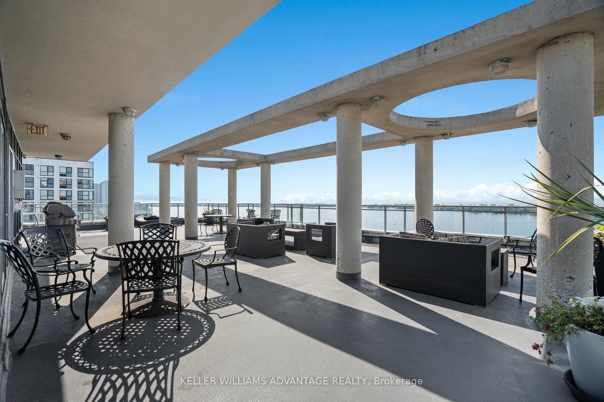 410 Queens Quay Unit UPH3 photo 18