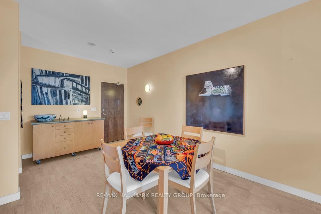 383 CUMBERLAND Street Unit 610 photo 16