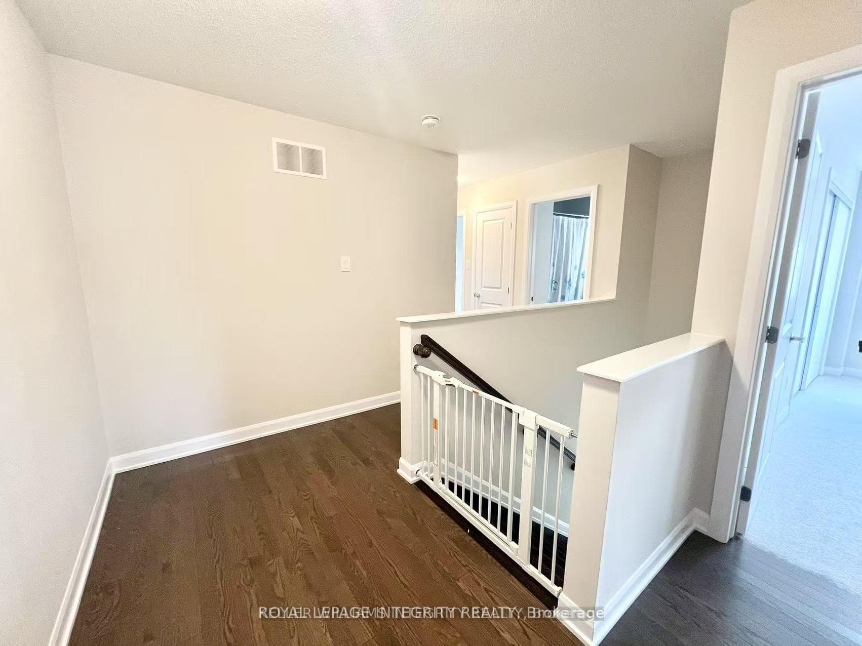 1042 Parabolica Way photo 16