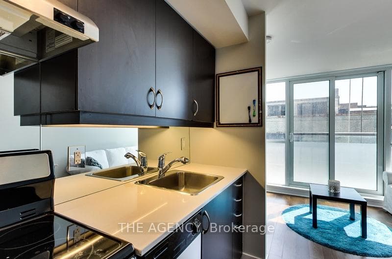 320 Richmond Street Unit 211 photo 3