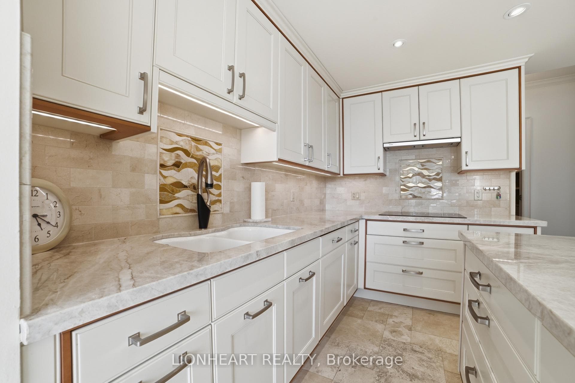 3500 Lakeshore Road Unit 328C photo 23