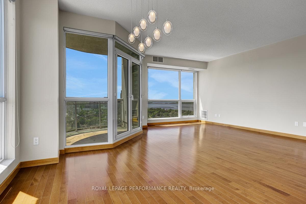 38 Metropole Private Unit 2101 photo 9