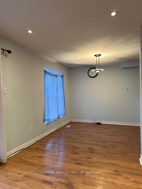 77 Phalen Crescent photo 5