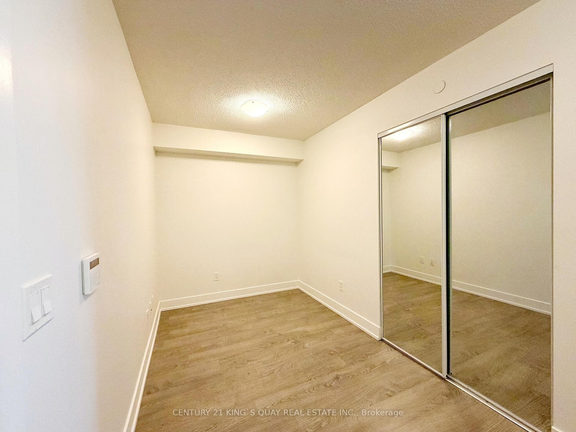 9 Mabelle Avenue Unit 1121 photo 10