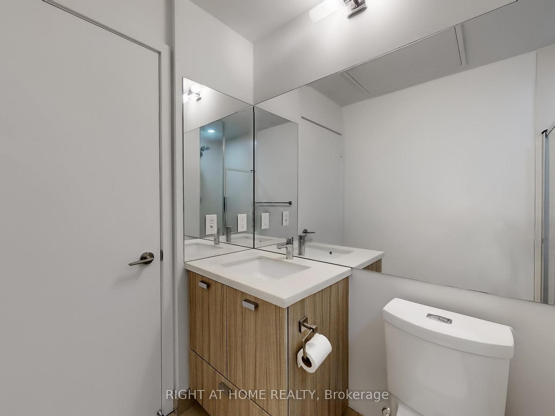 290 Adelaide Street Unit 3509 photo 17
