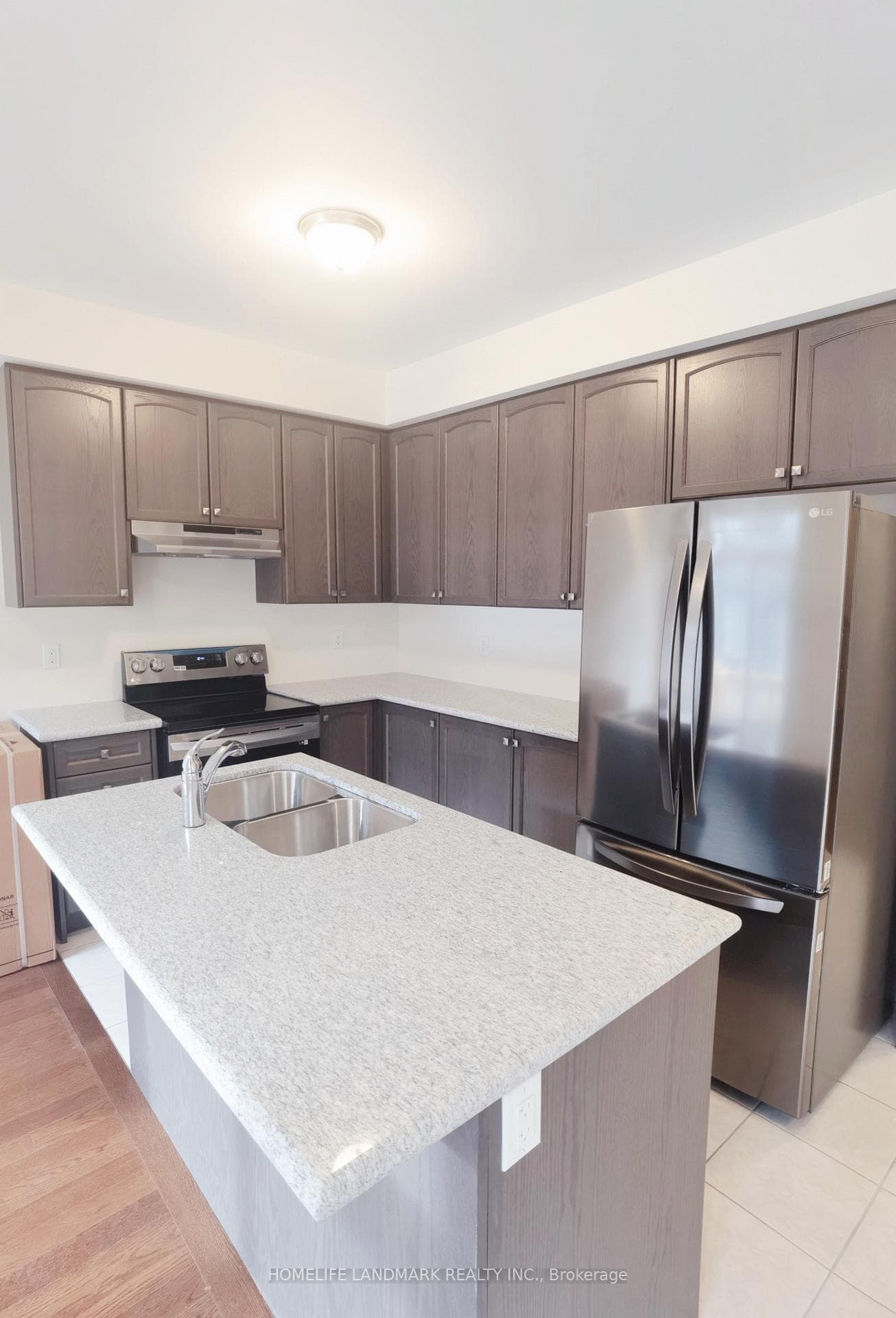 47 Boiton Street photo 3