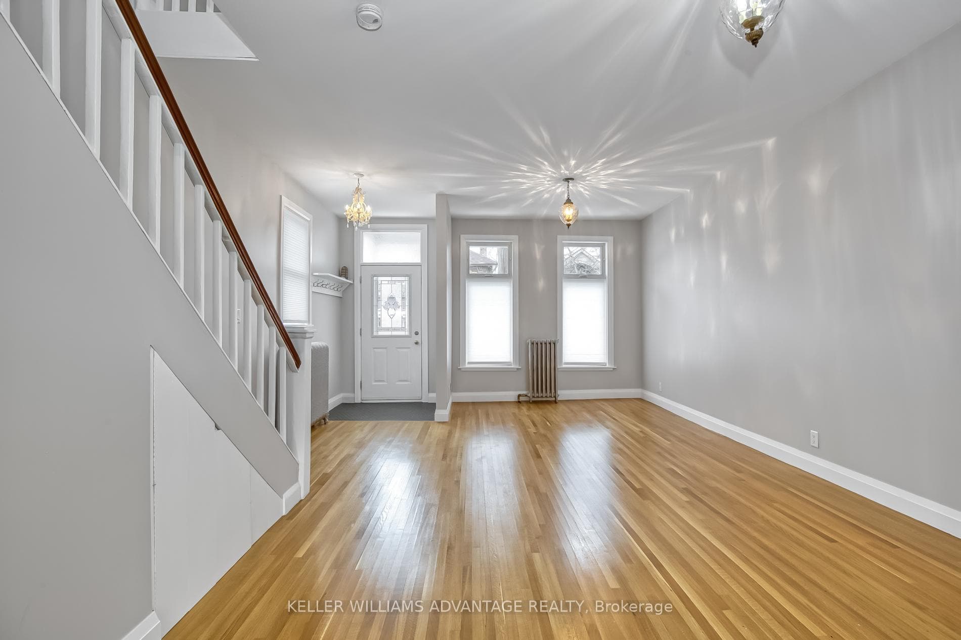 35 Queen Victoria Street Unit Upper photo 5