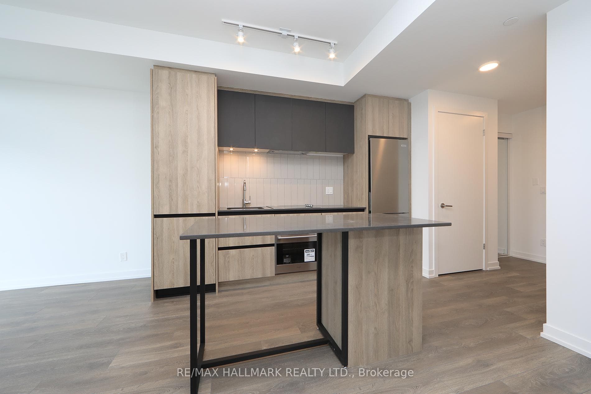 Kitchen Island With Storage