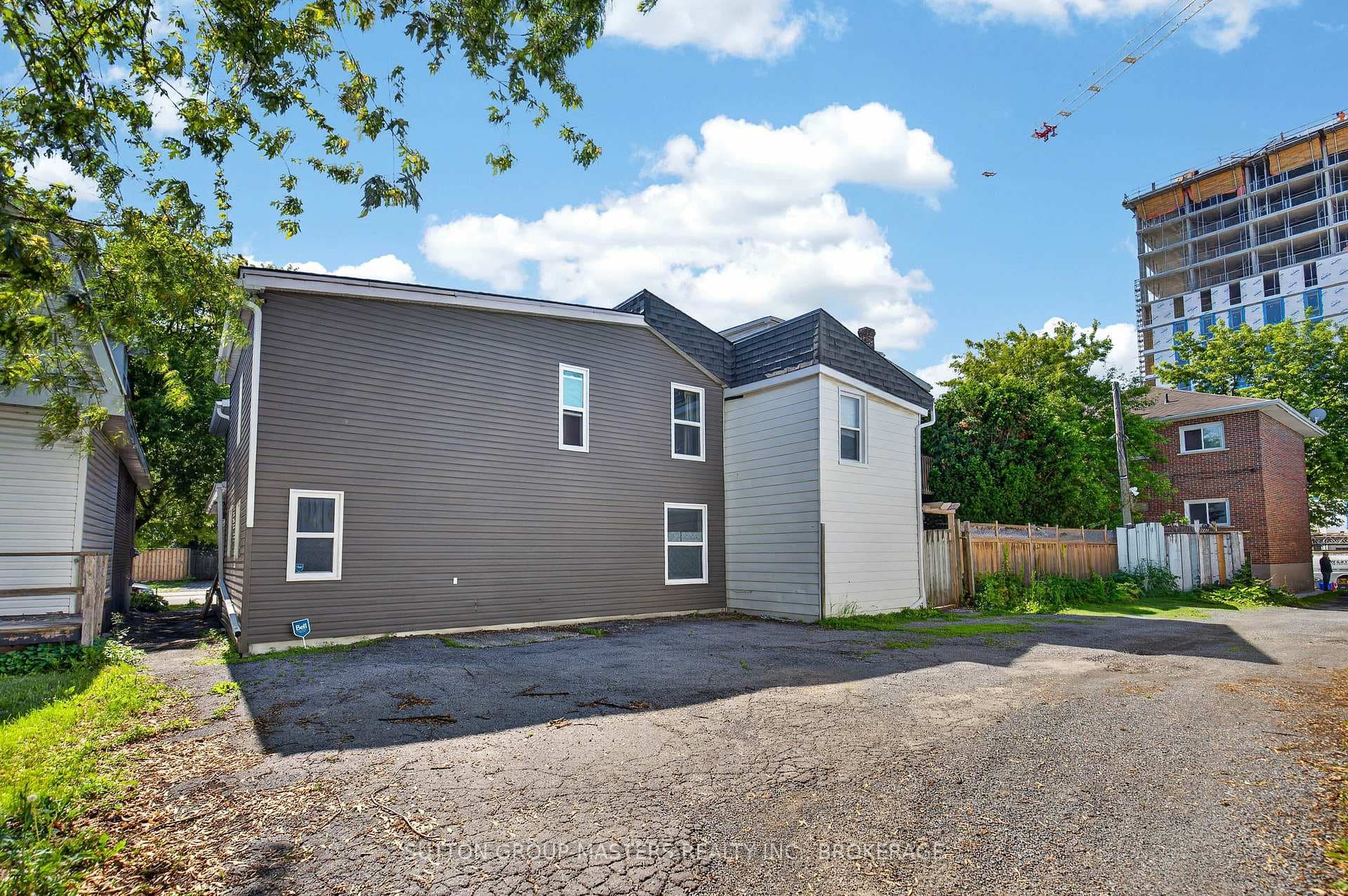 380 Barrie Street photo 28