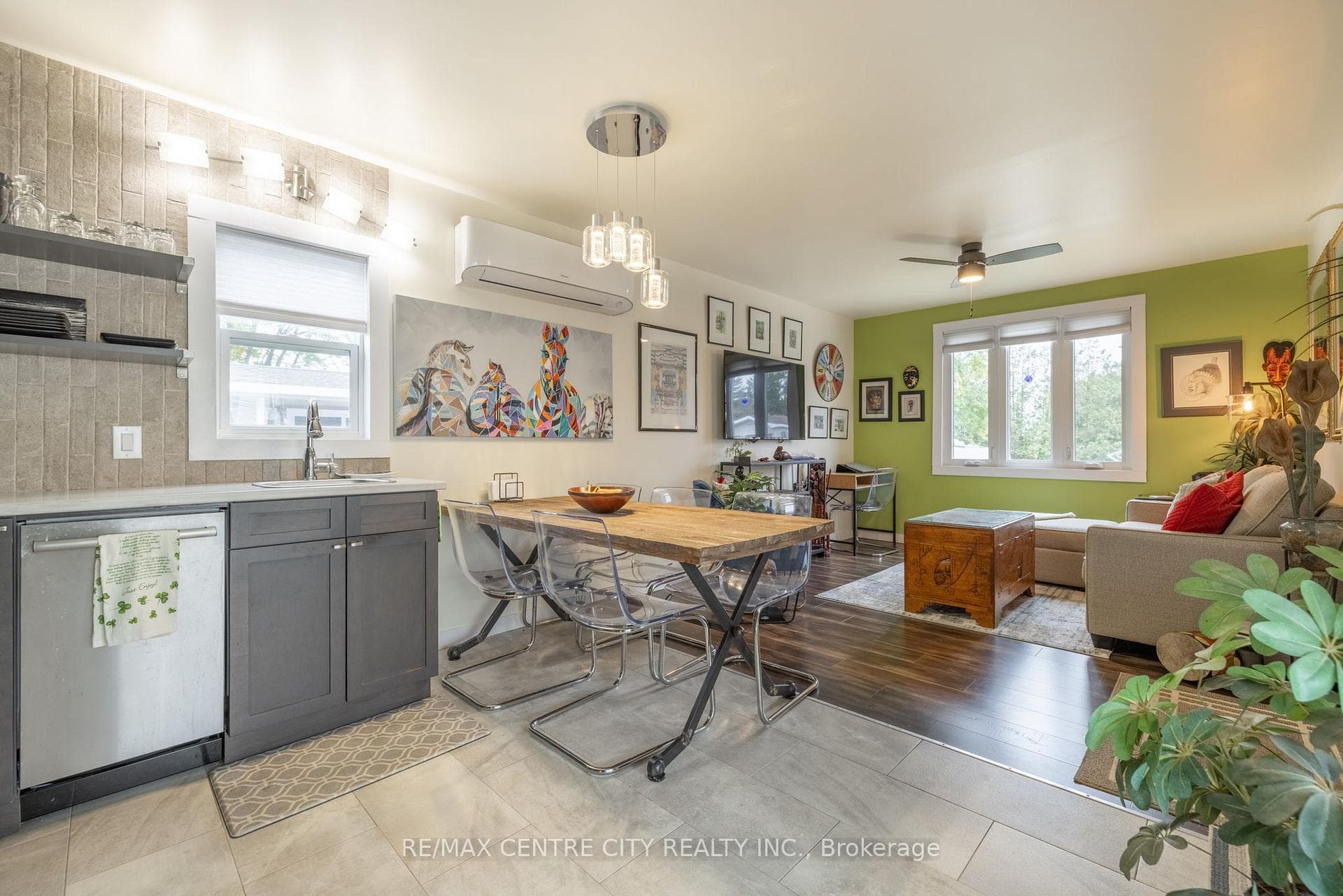 Kitchen, dining area and living room
