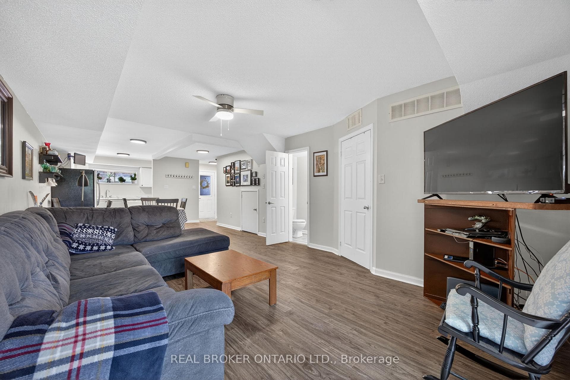 237 Ferndale Drive Unit 1 photo 11