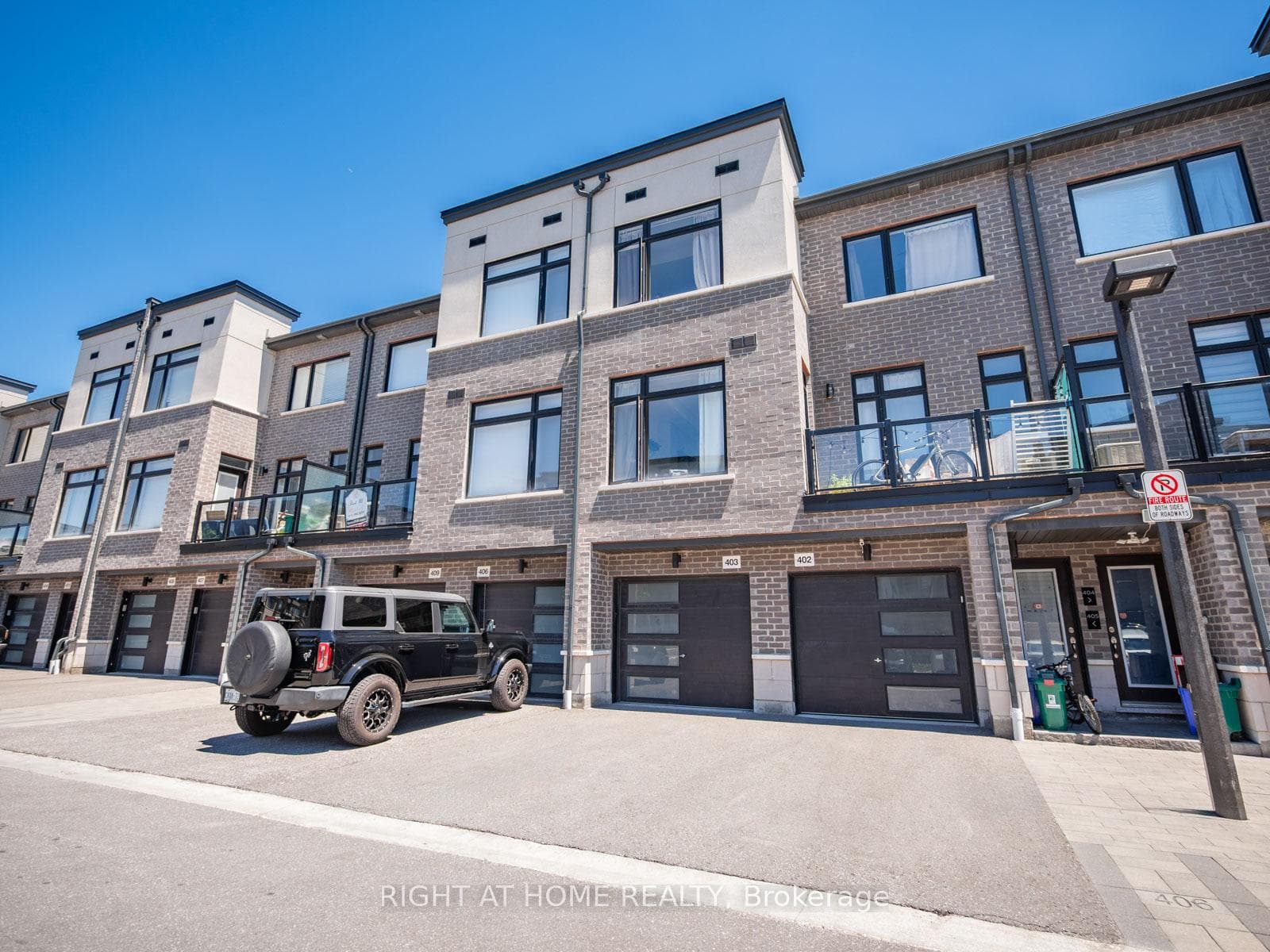 2550 Castlegate Crossing Unit 403 photo 41