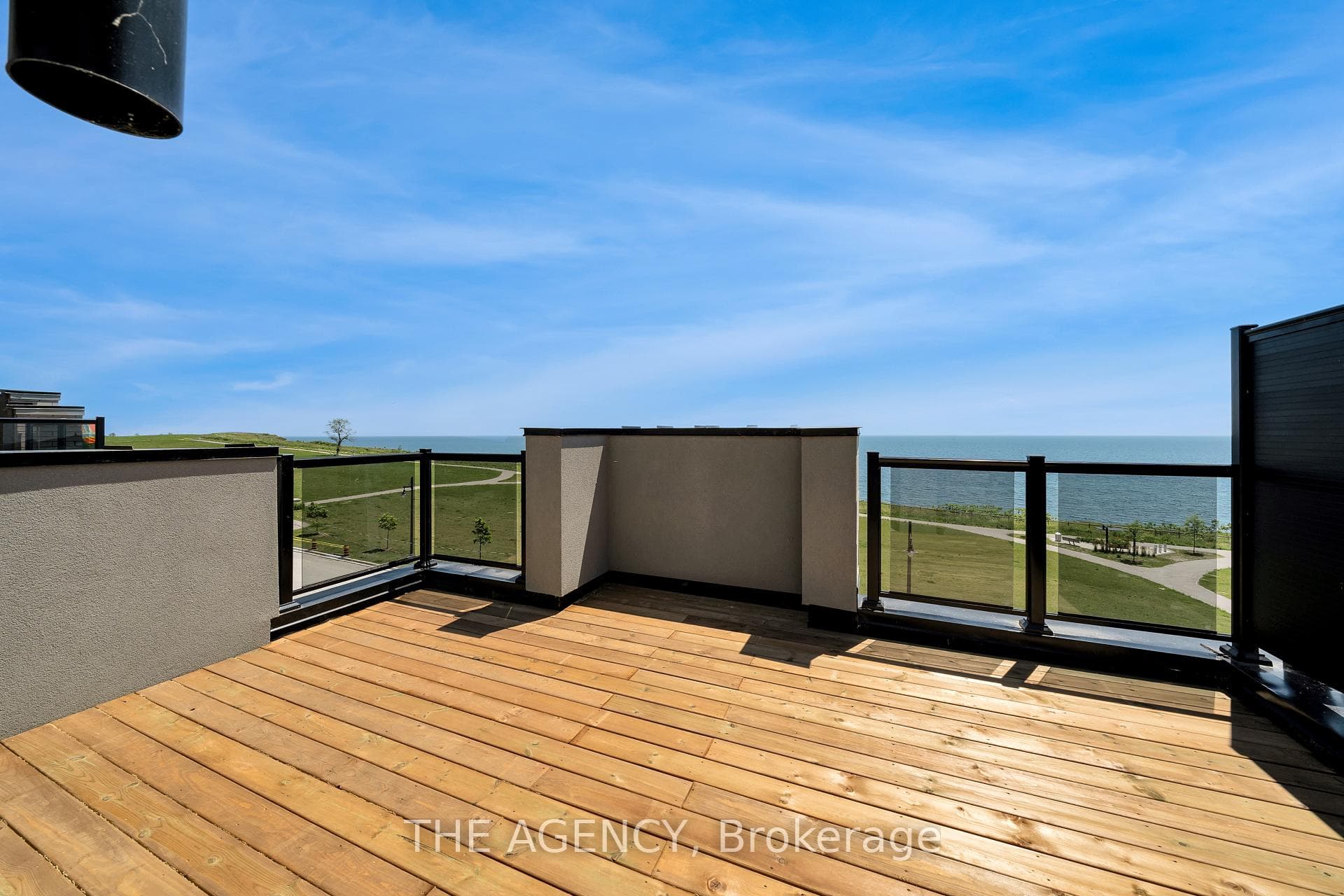 563 Port Darlington Road photo 32