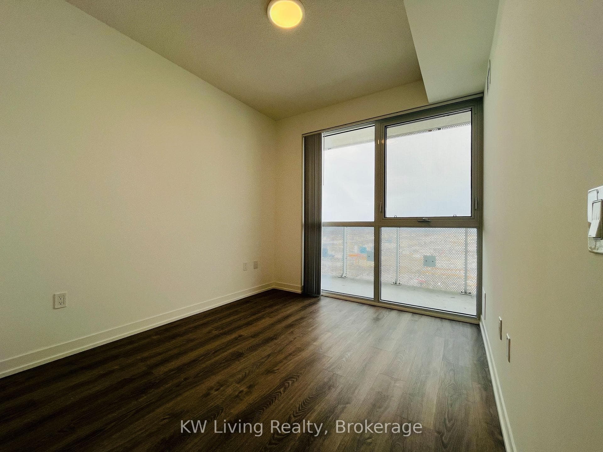 8 Interchange Way Unit 3802 photo 4