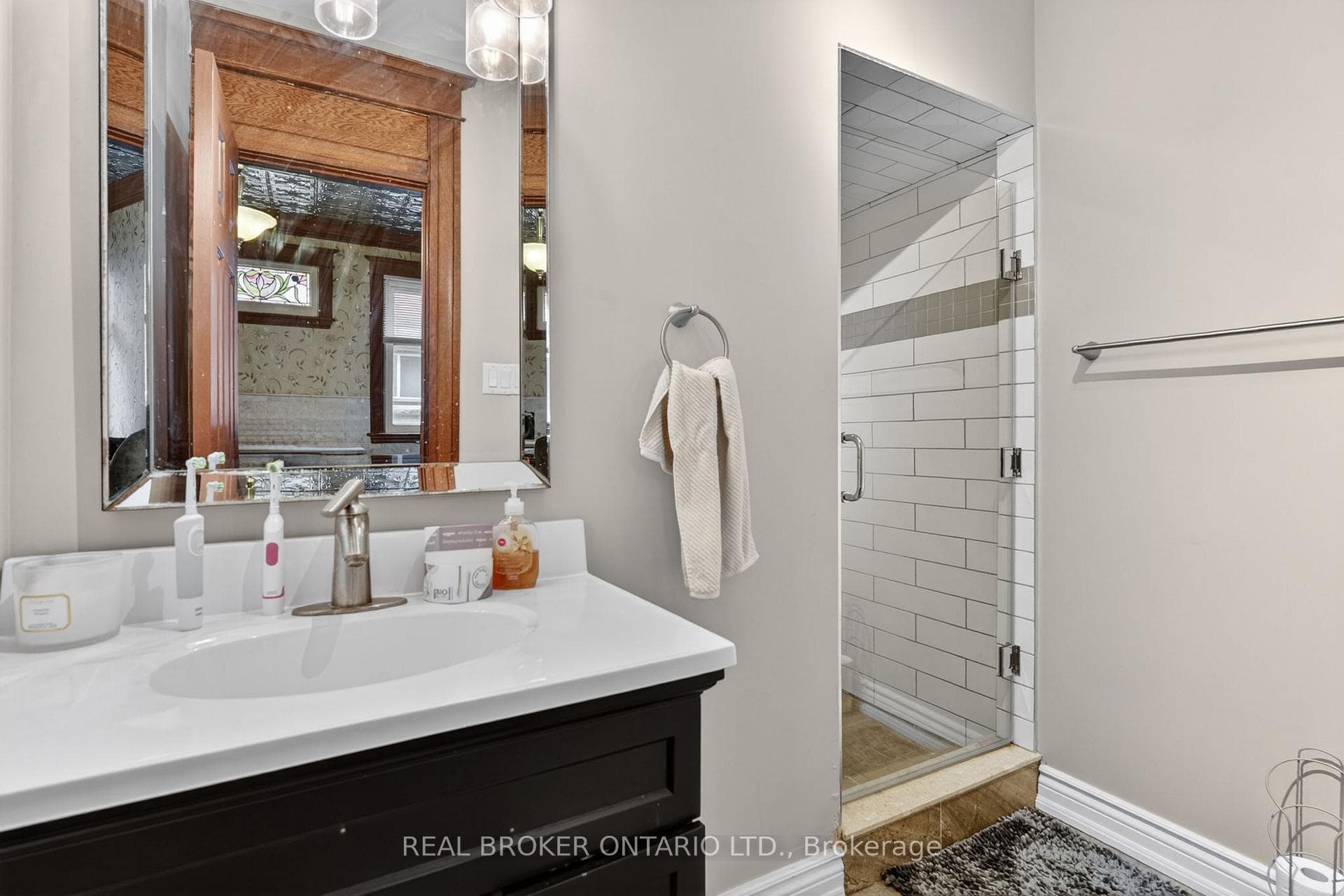 137 Sherman Avenue photo 11