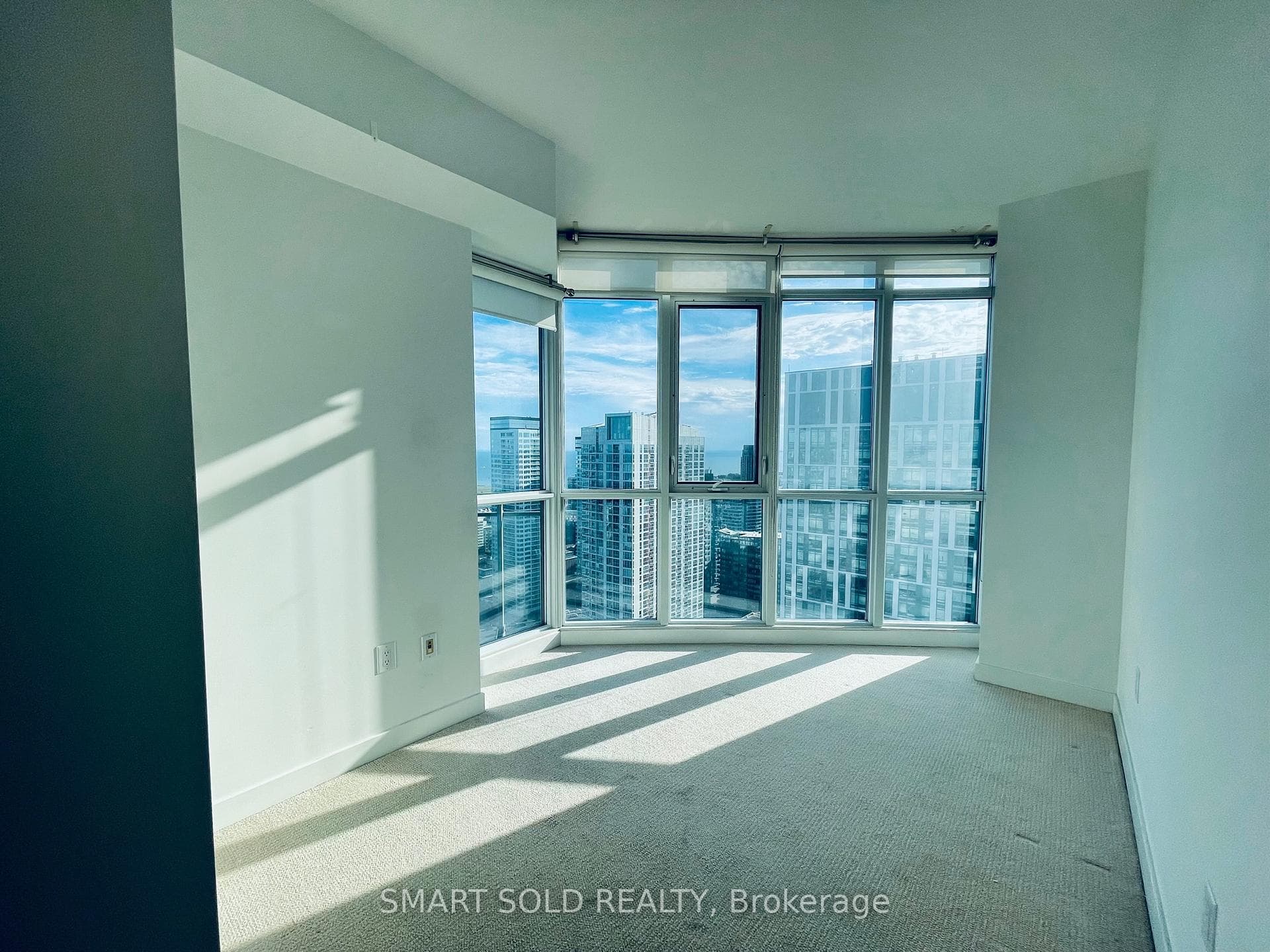 21 Iceboat Terrace Unit 4209 photo 5
