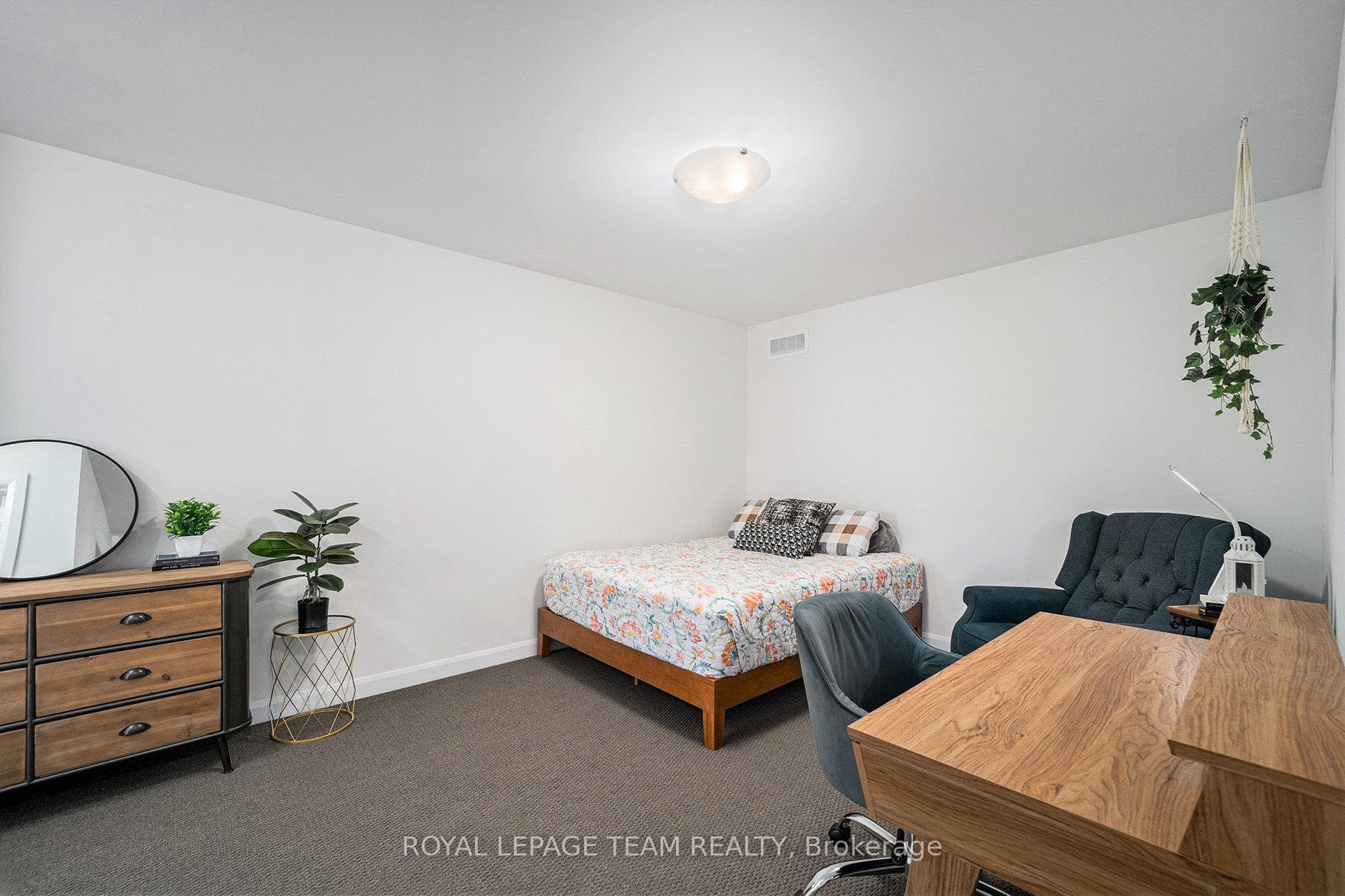 189 Lynn Coulter Street photo 22