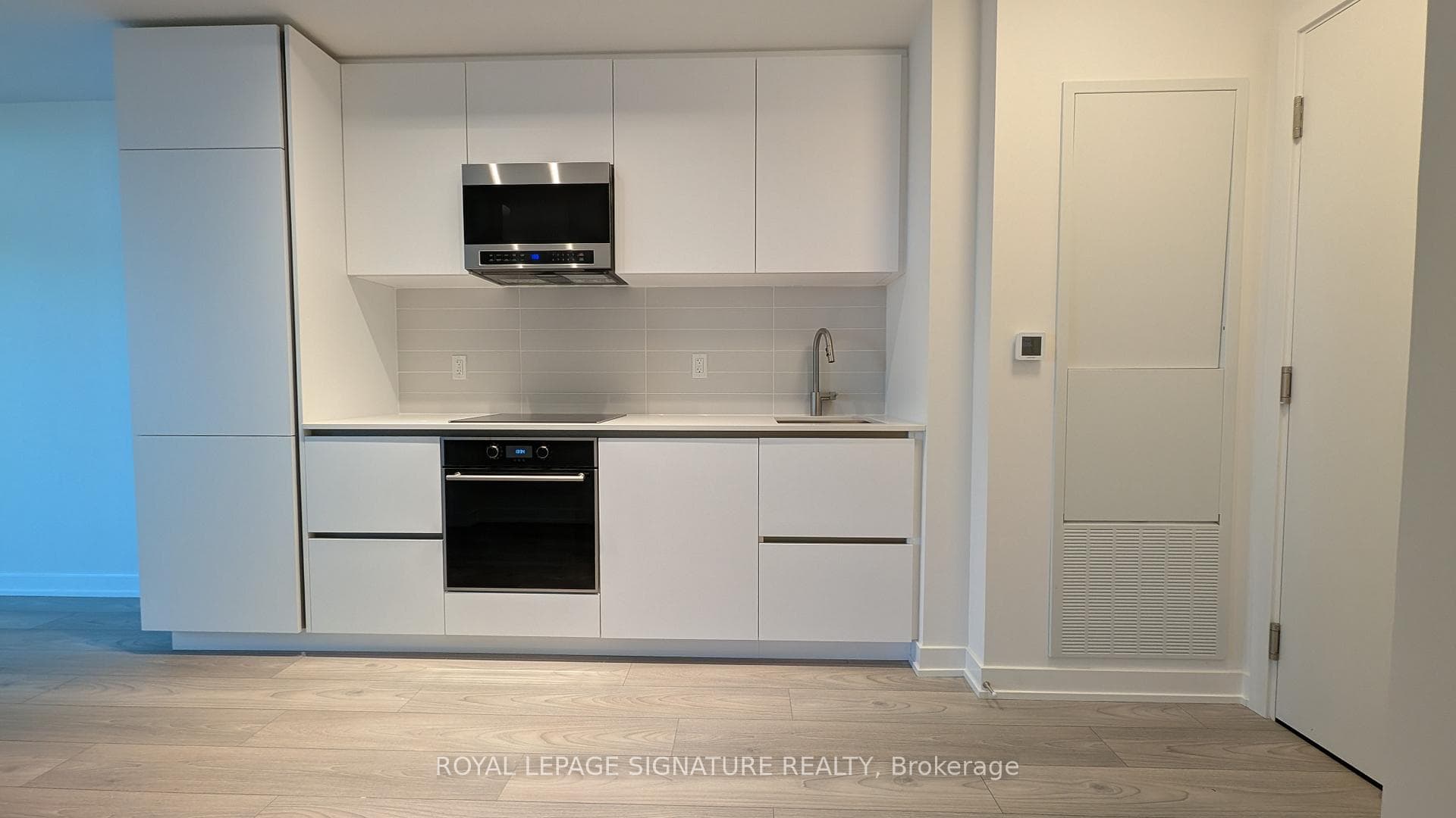 120 Broadway Avenue Unit 1506 photo 2