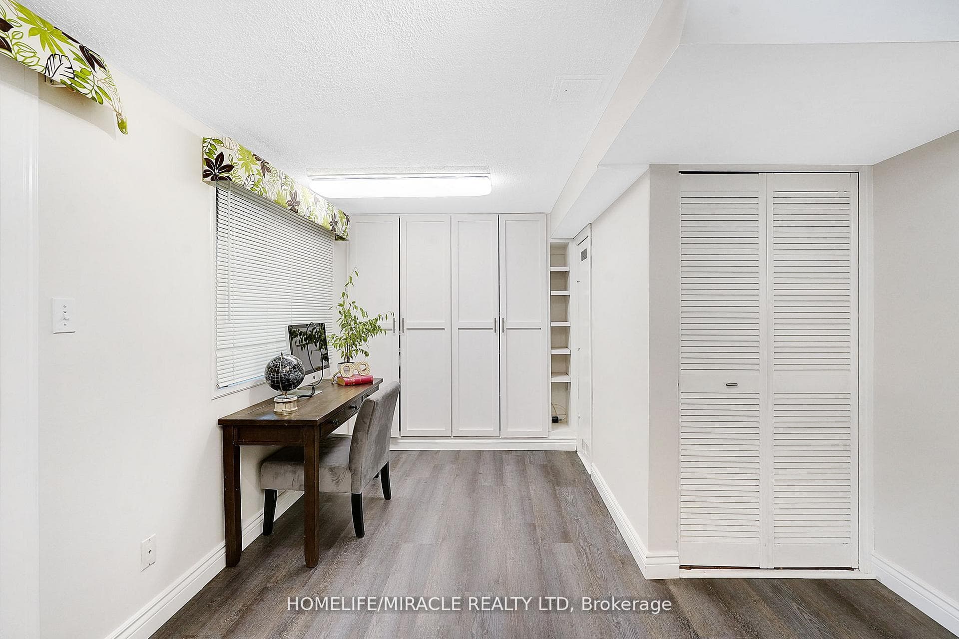 4165 Fieldgate Drive Unit 32 photo 9