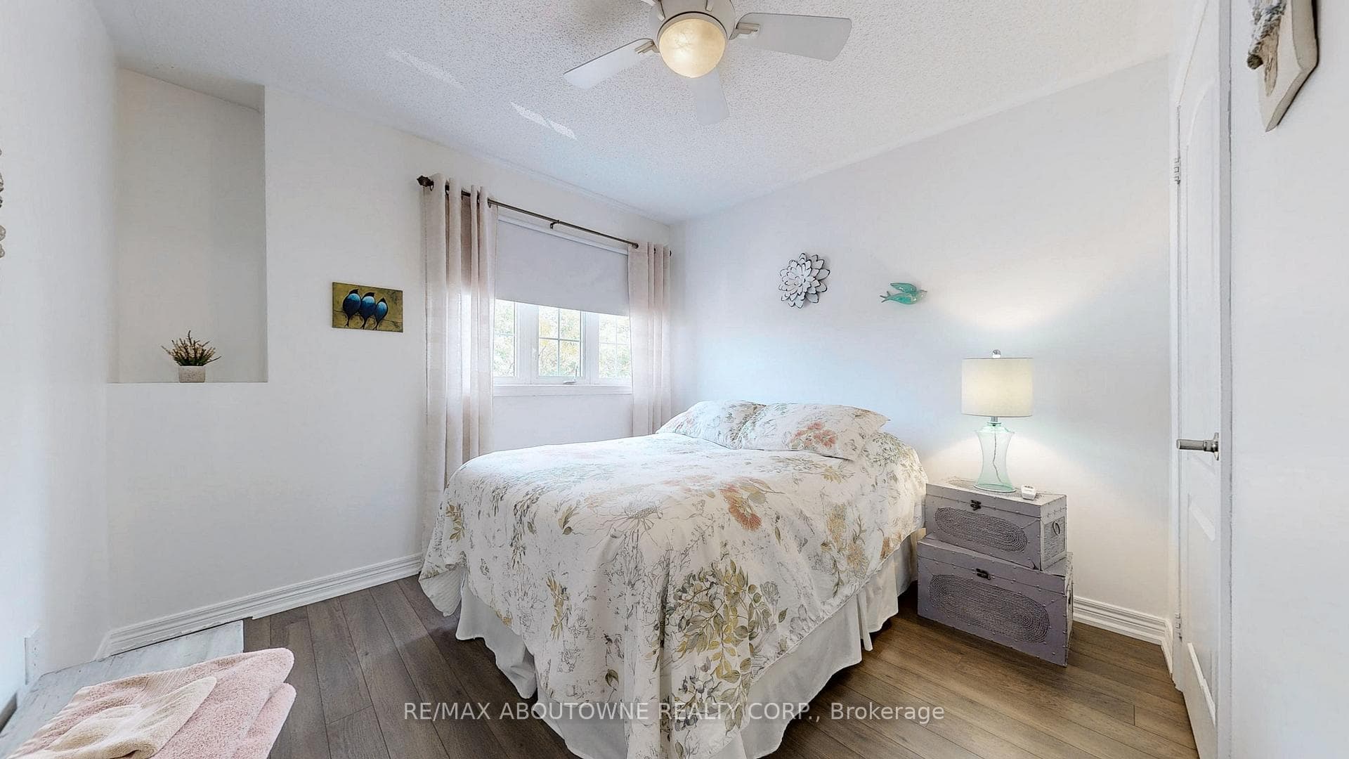14 Saffron Crescent photo 24
