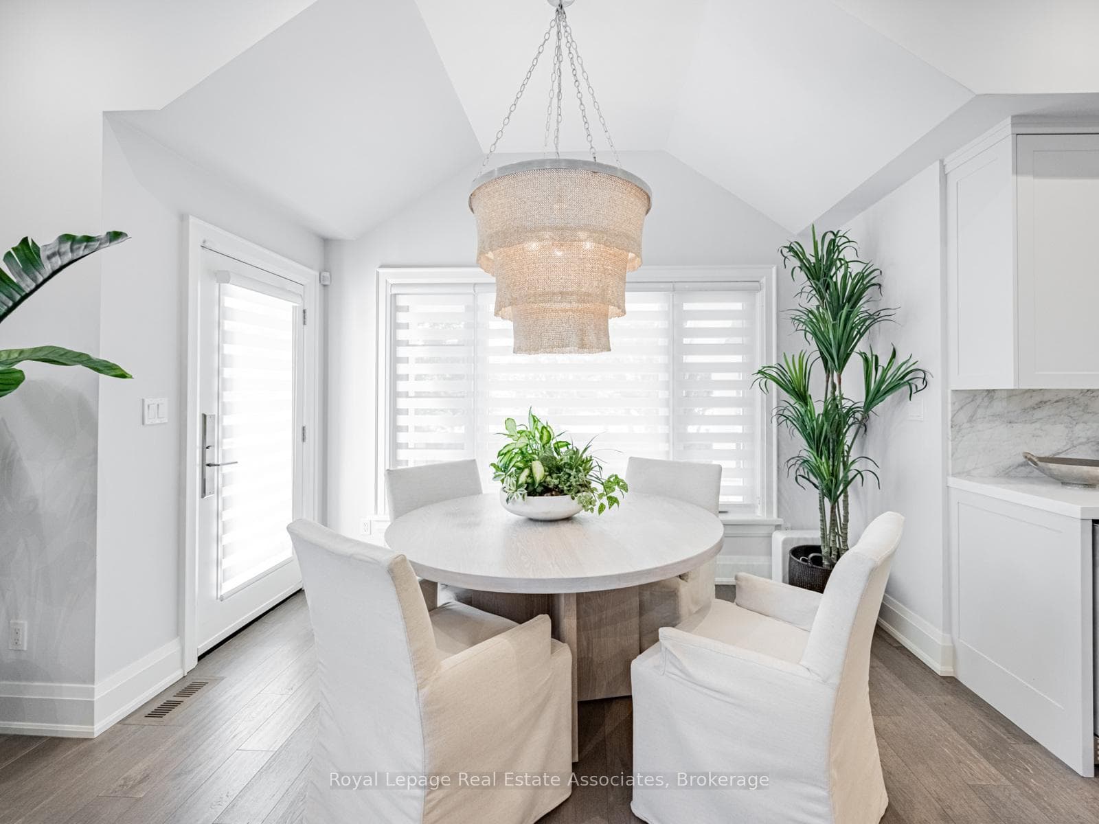 142 Mineola Road photo 13