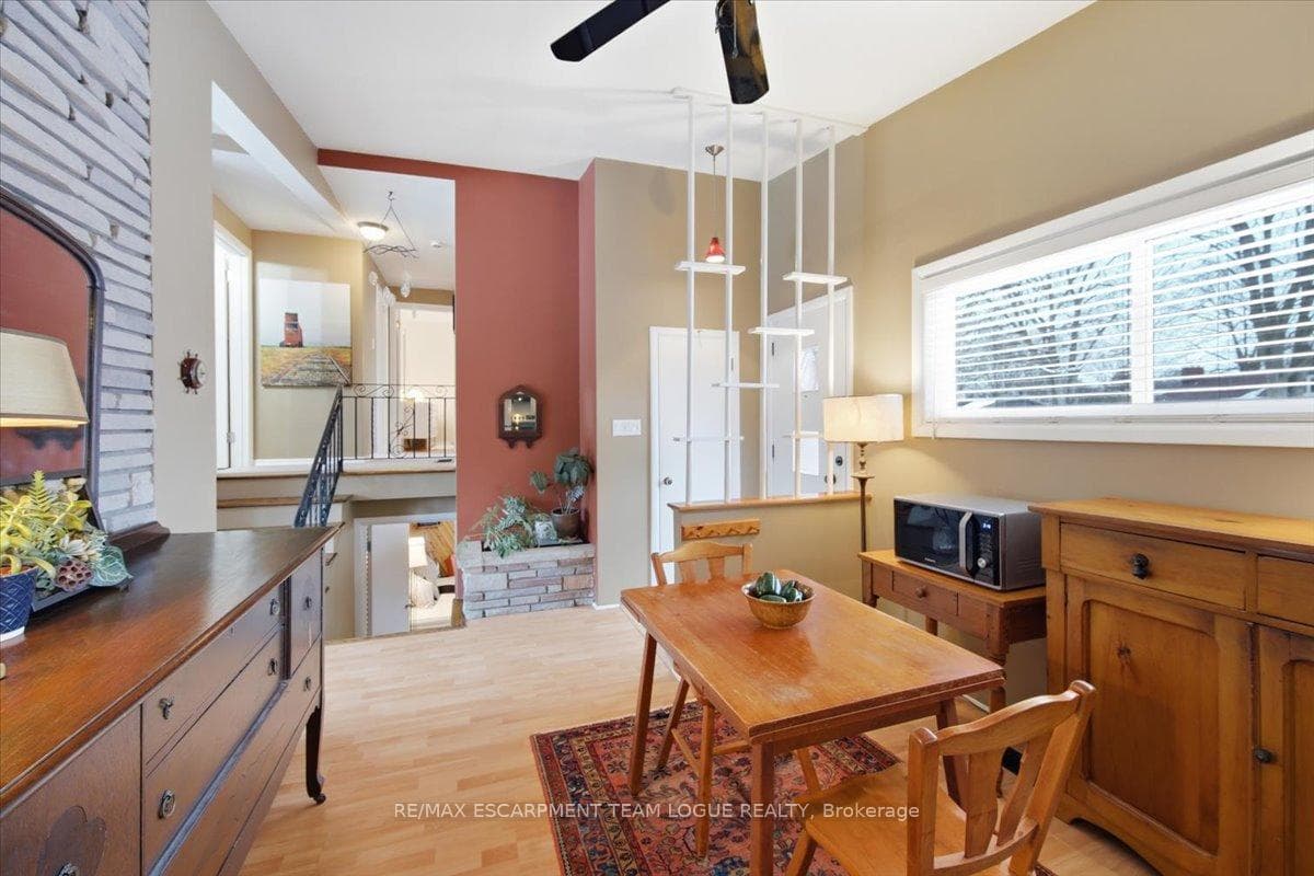 354 Arden Crescent photo 4