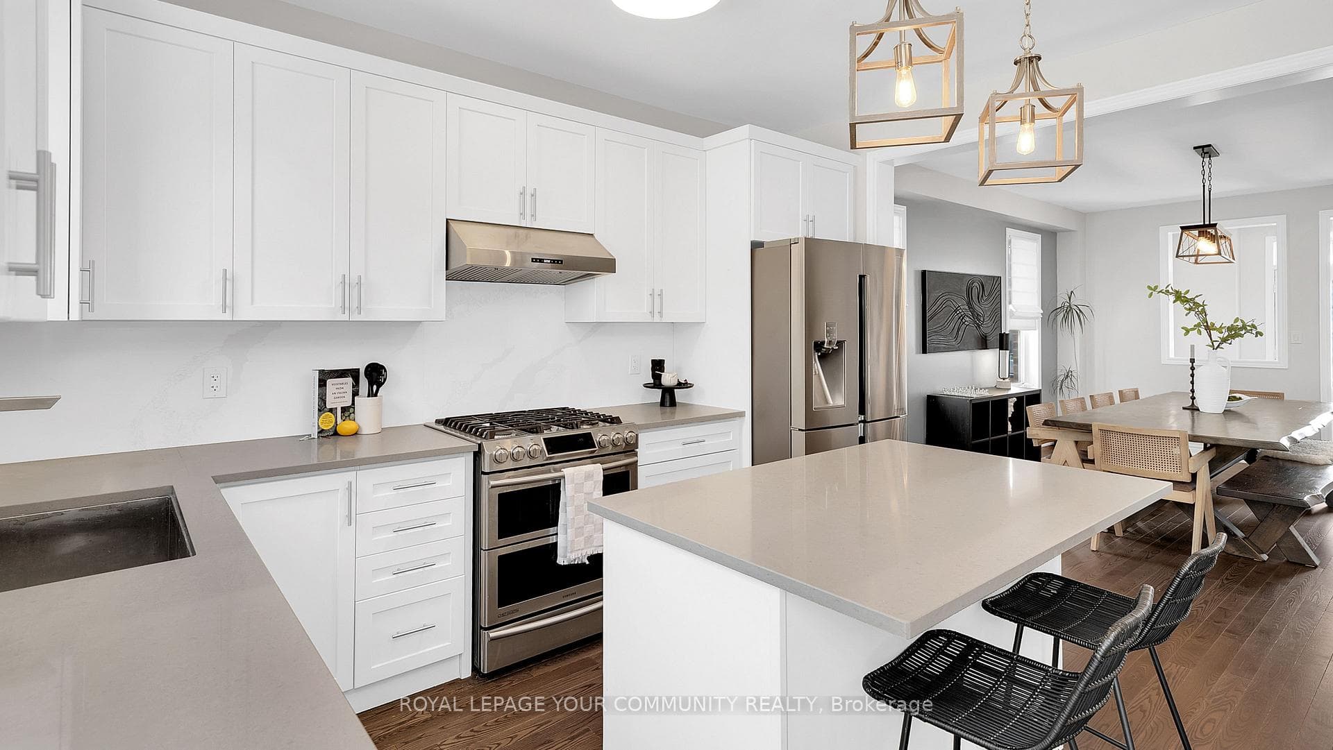 39 McKay Avenue photo 8