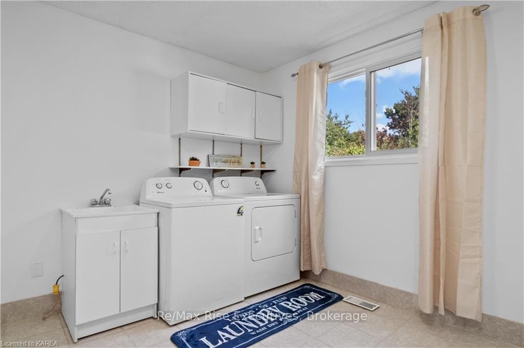 35 DERBY GATE Crescent photo 19