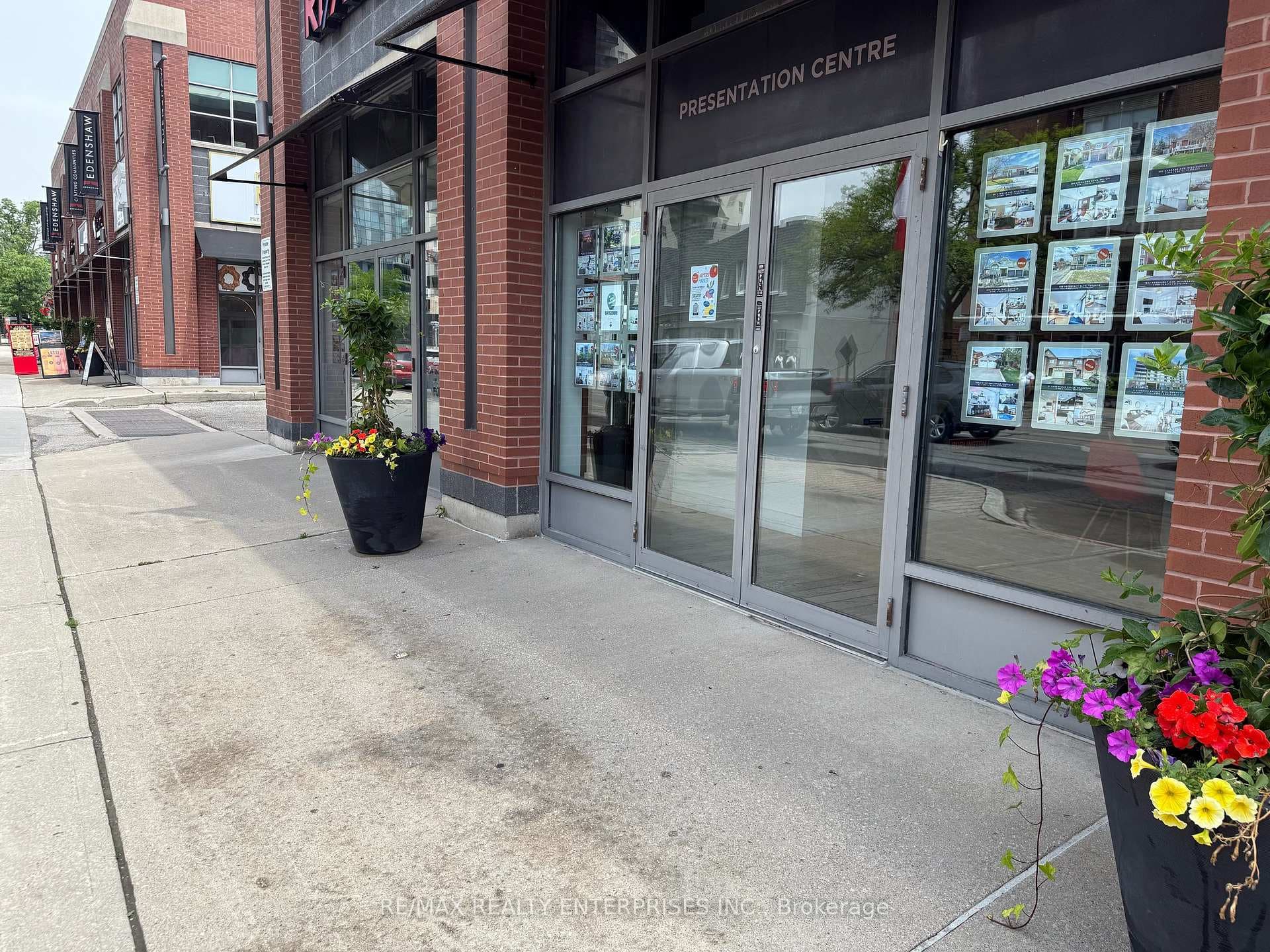 125 Lakeshore Road Unit C photo 2