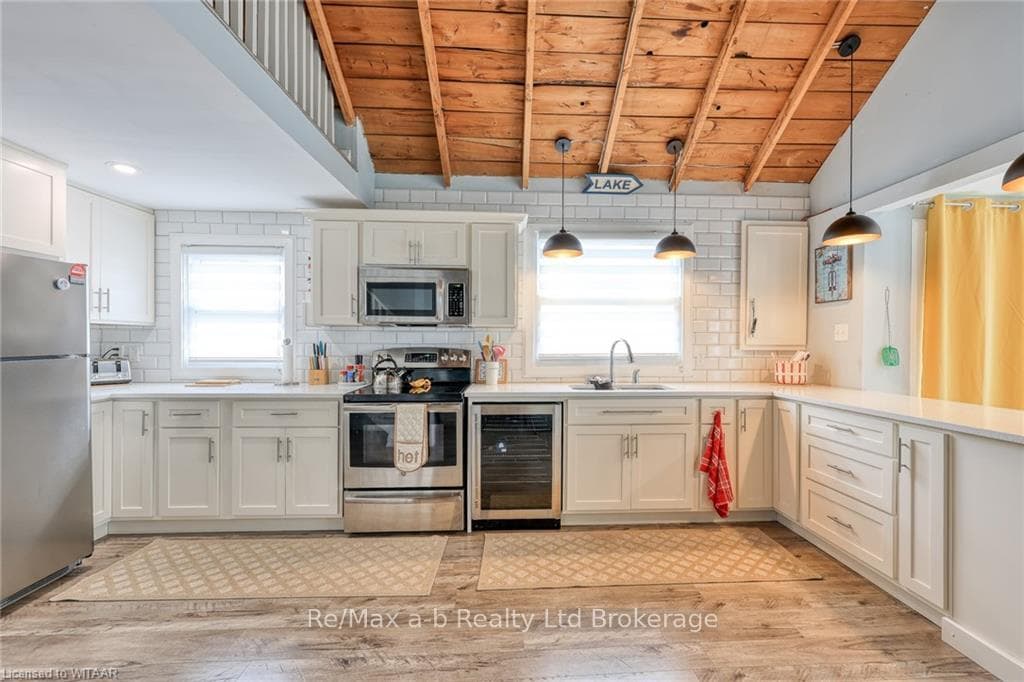 74 ERIE Boulevard photo 12