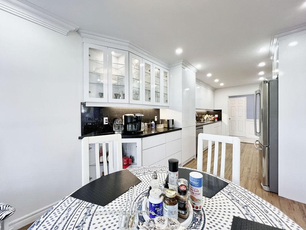 5444 Yonge Street Unit 108 photo 16