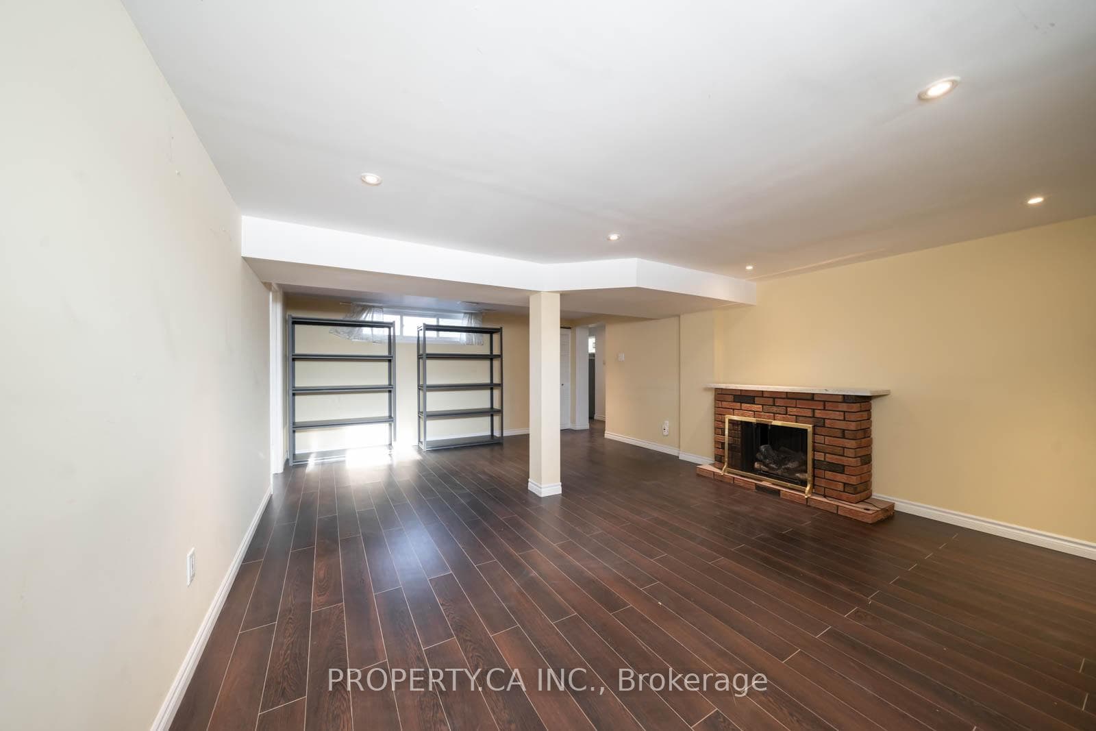 46 Shrewsbury Square Unit Lower photo 4