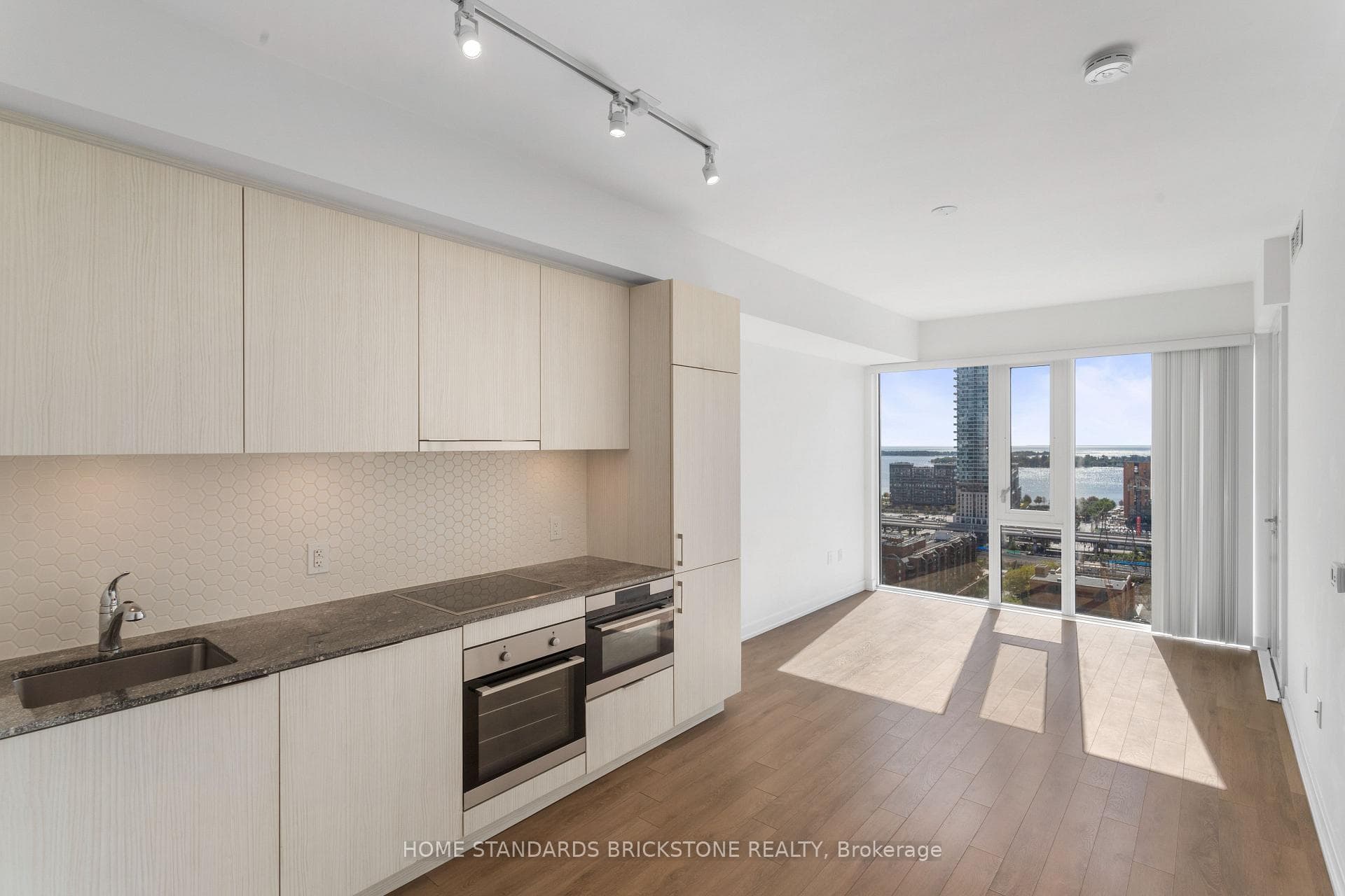 158 Front Street Unit 2109 photo 8