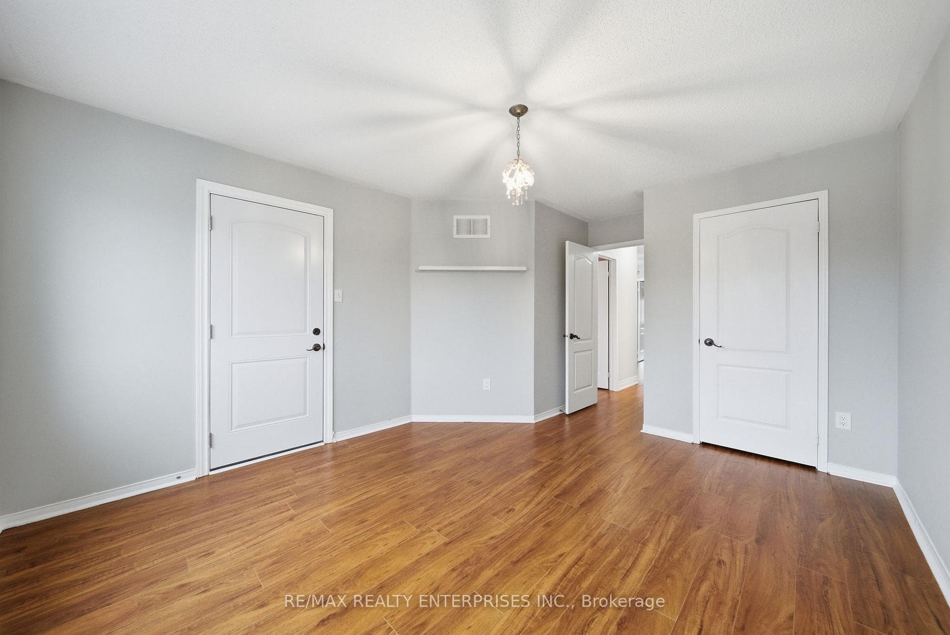 6930 Elliott Parliament Street photo 24