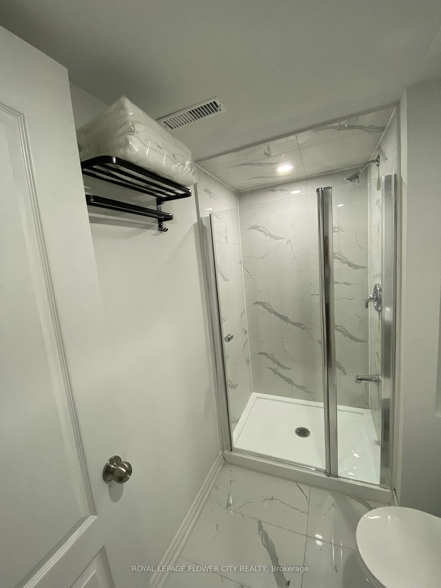 29 Marshmarigold Drive Unit Basement photo 11