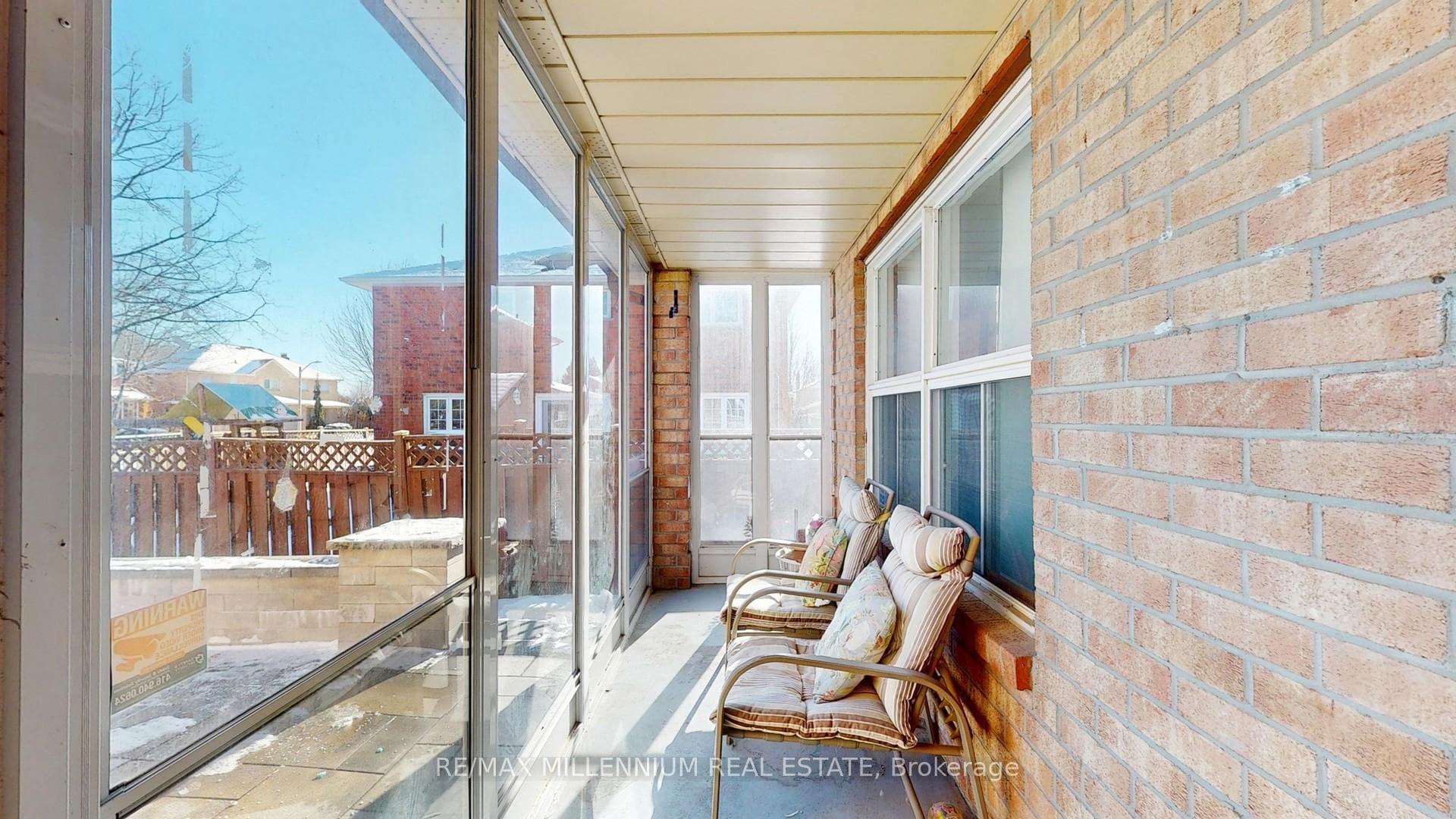 27 Dundalk Crescent photo 3