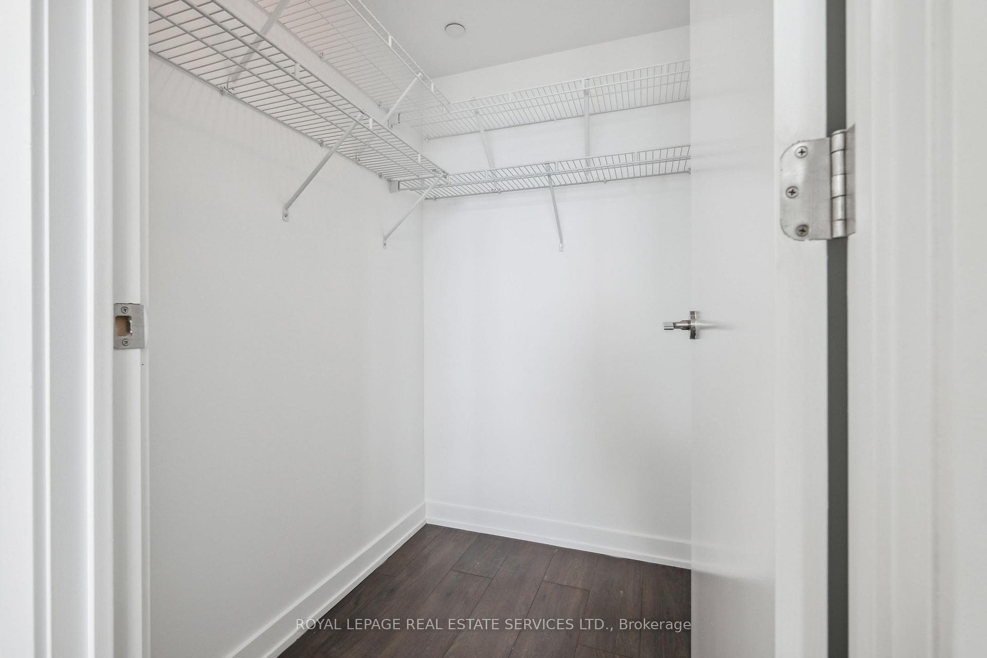 2200 Lakeshore Boulevard Unit 3302 photo 11