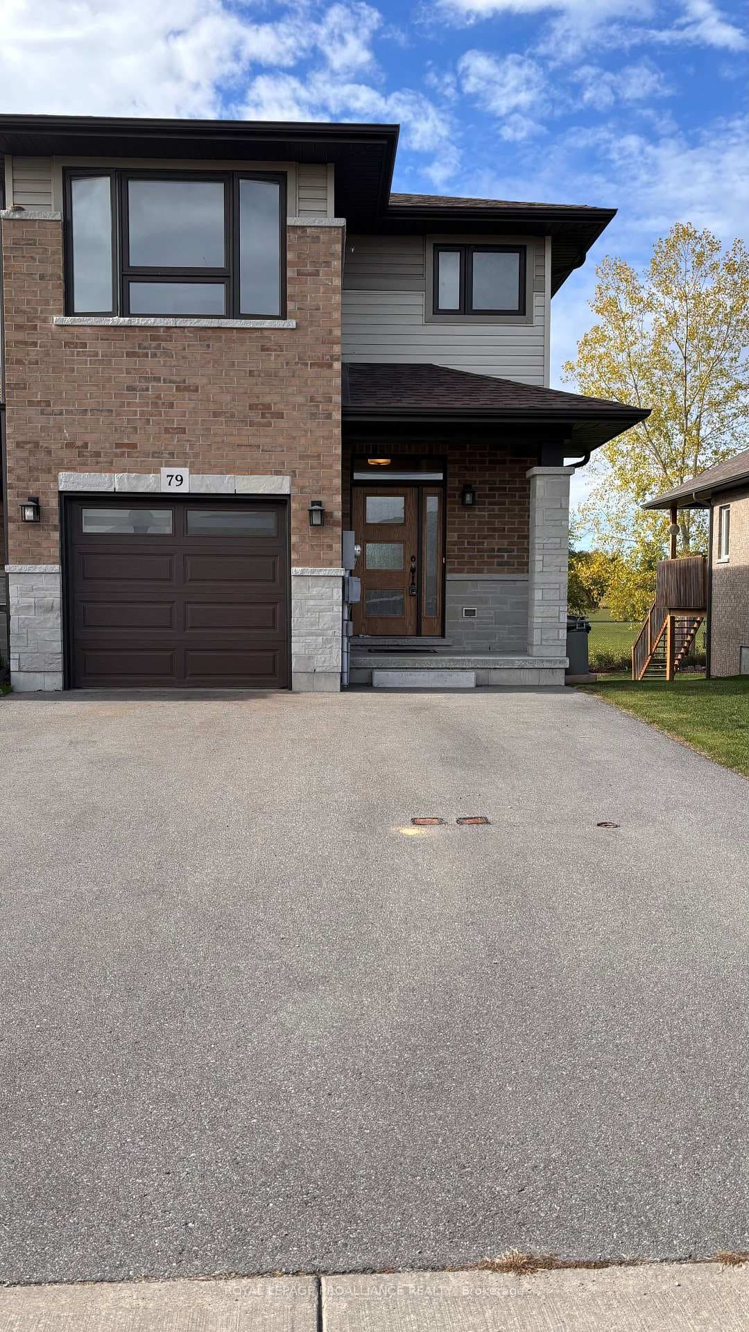 79 Ledgerock Court photo 1