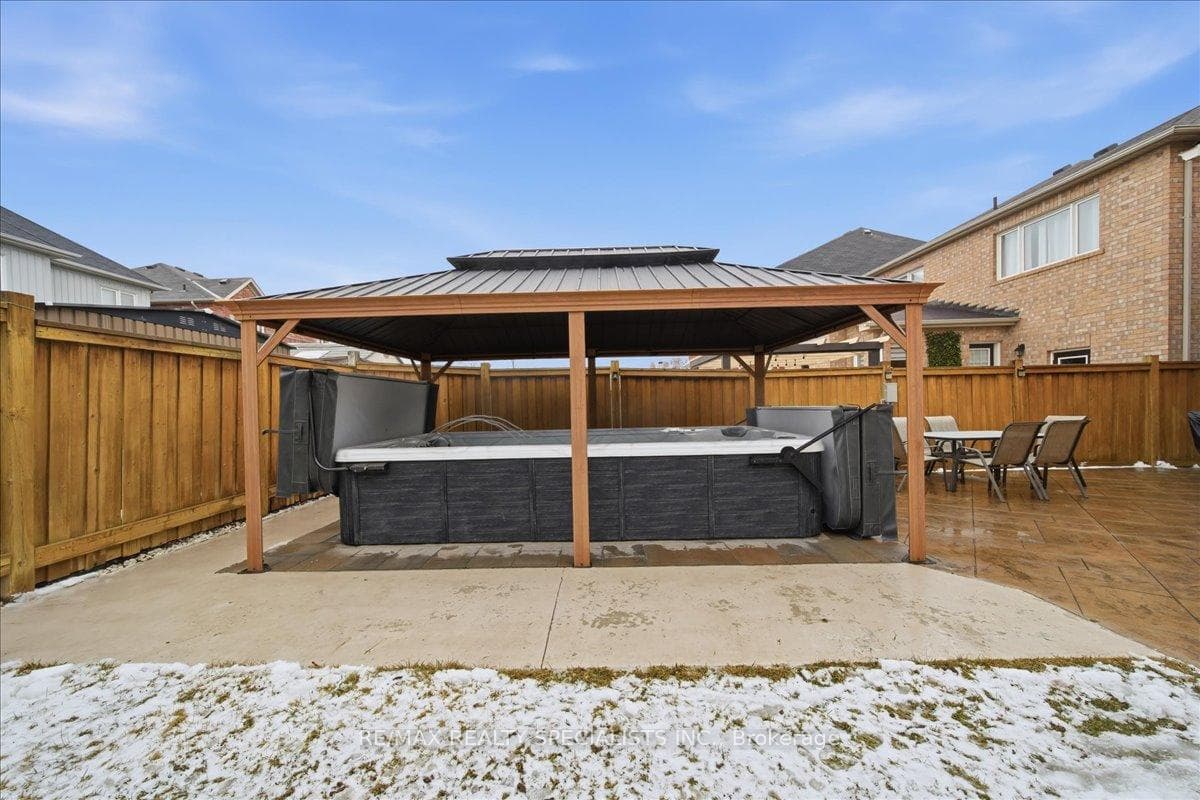158 Downy Emerald Drive photo 46