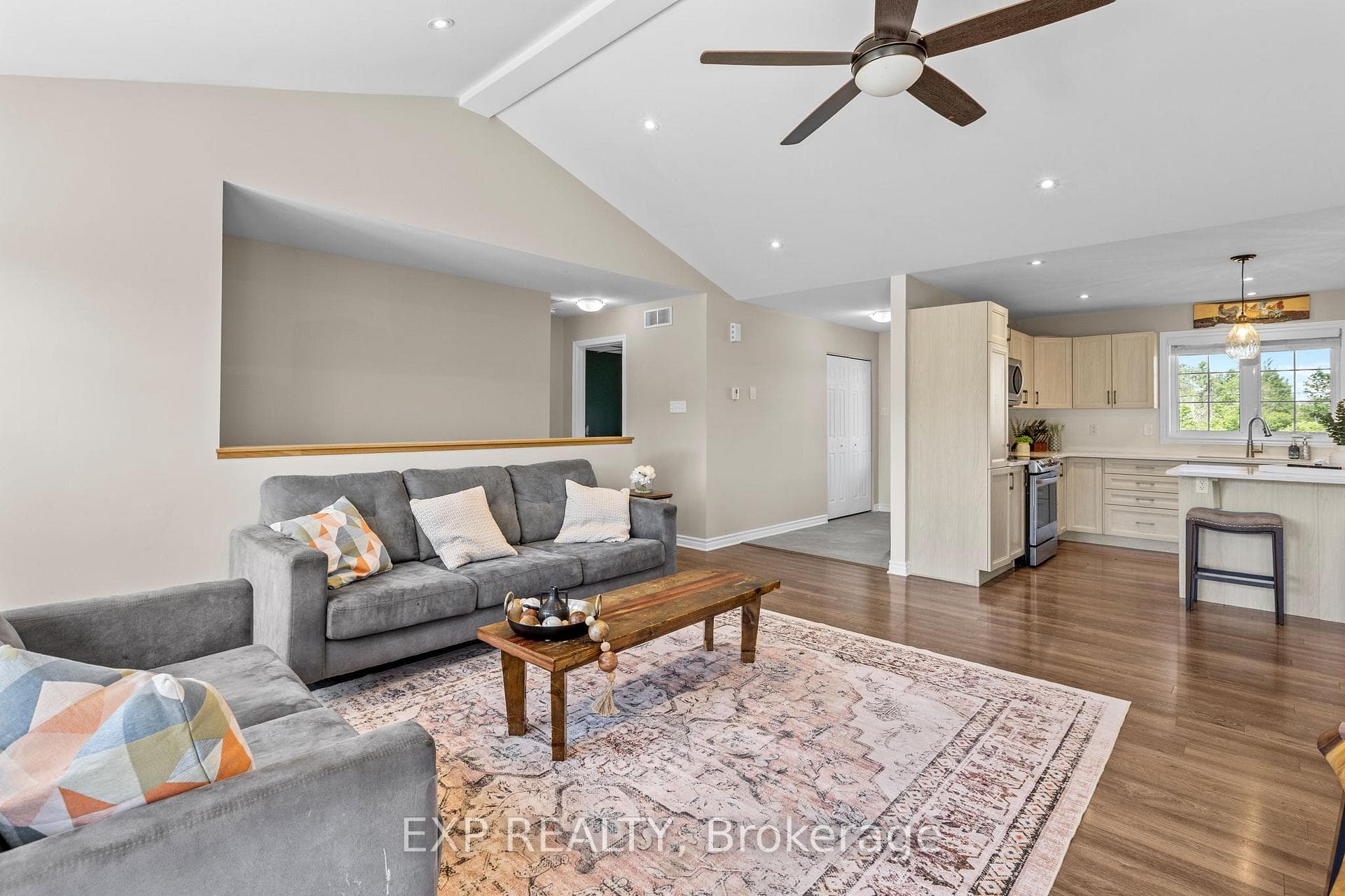 4153 Roger Stevens Drive photo 8