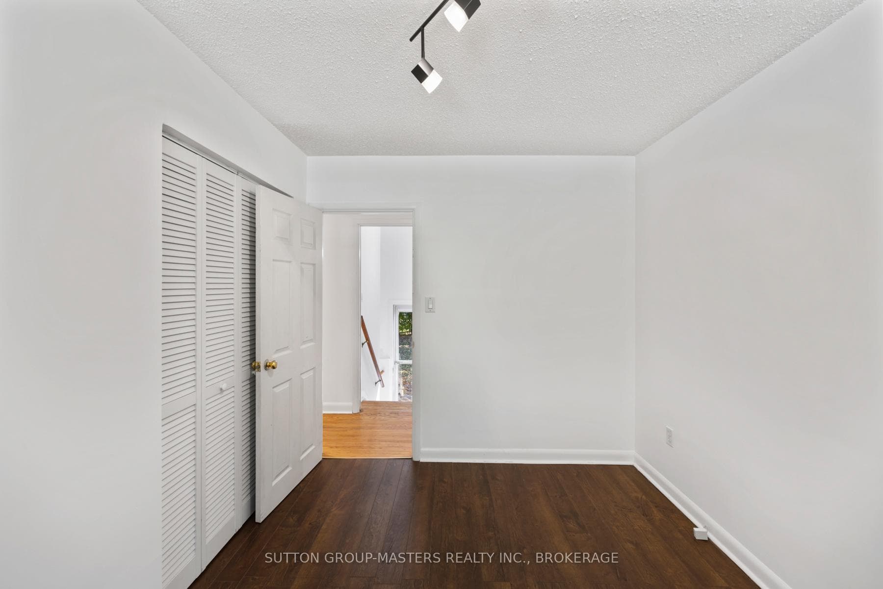 38 Watts Crescent photo 20