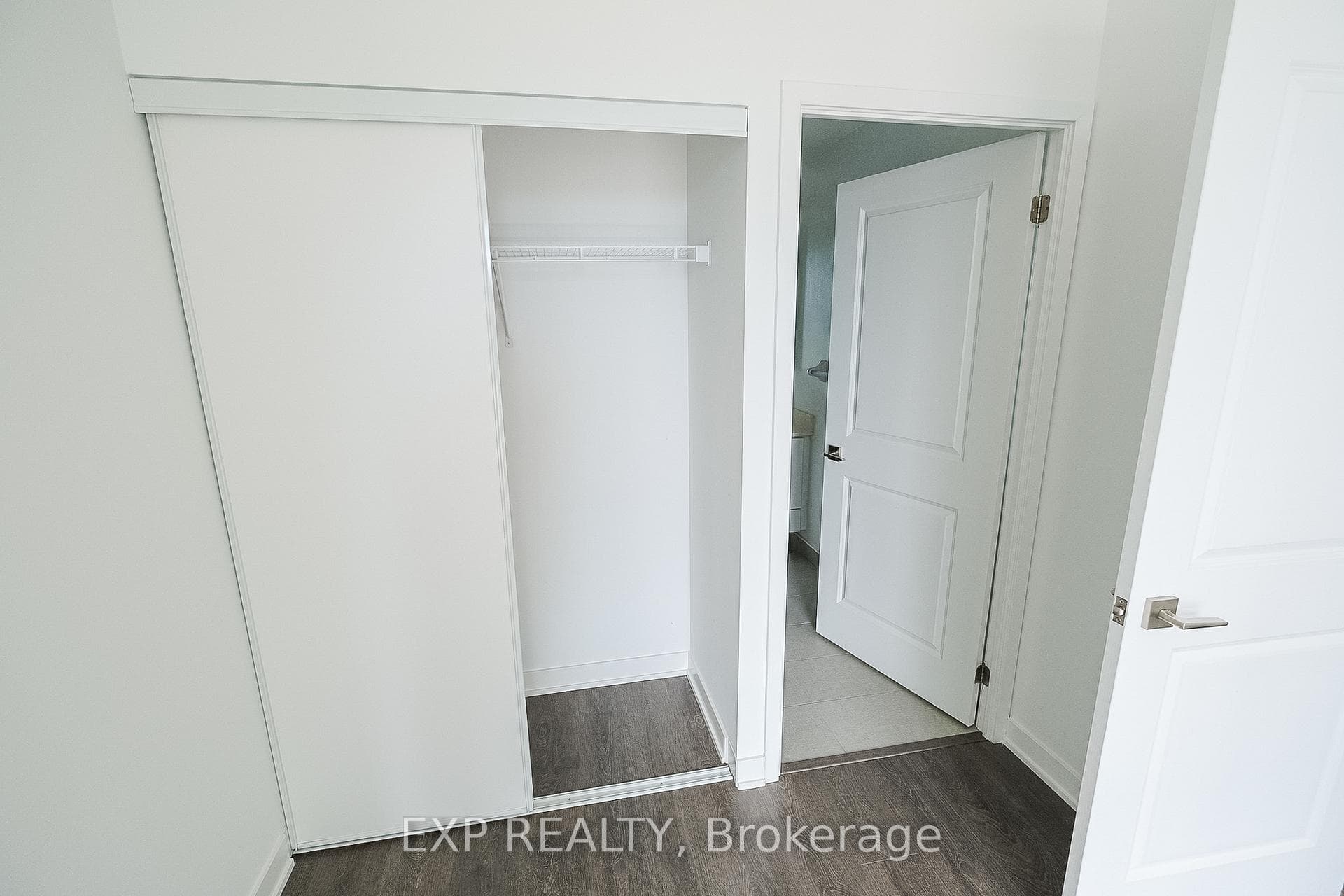 75 Oneida Crescent Unit 512 photo 14