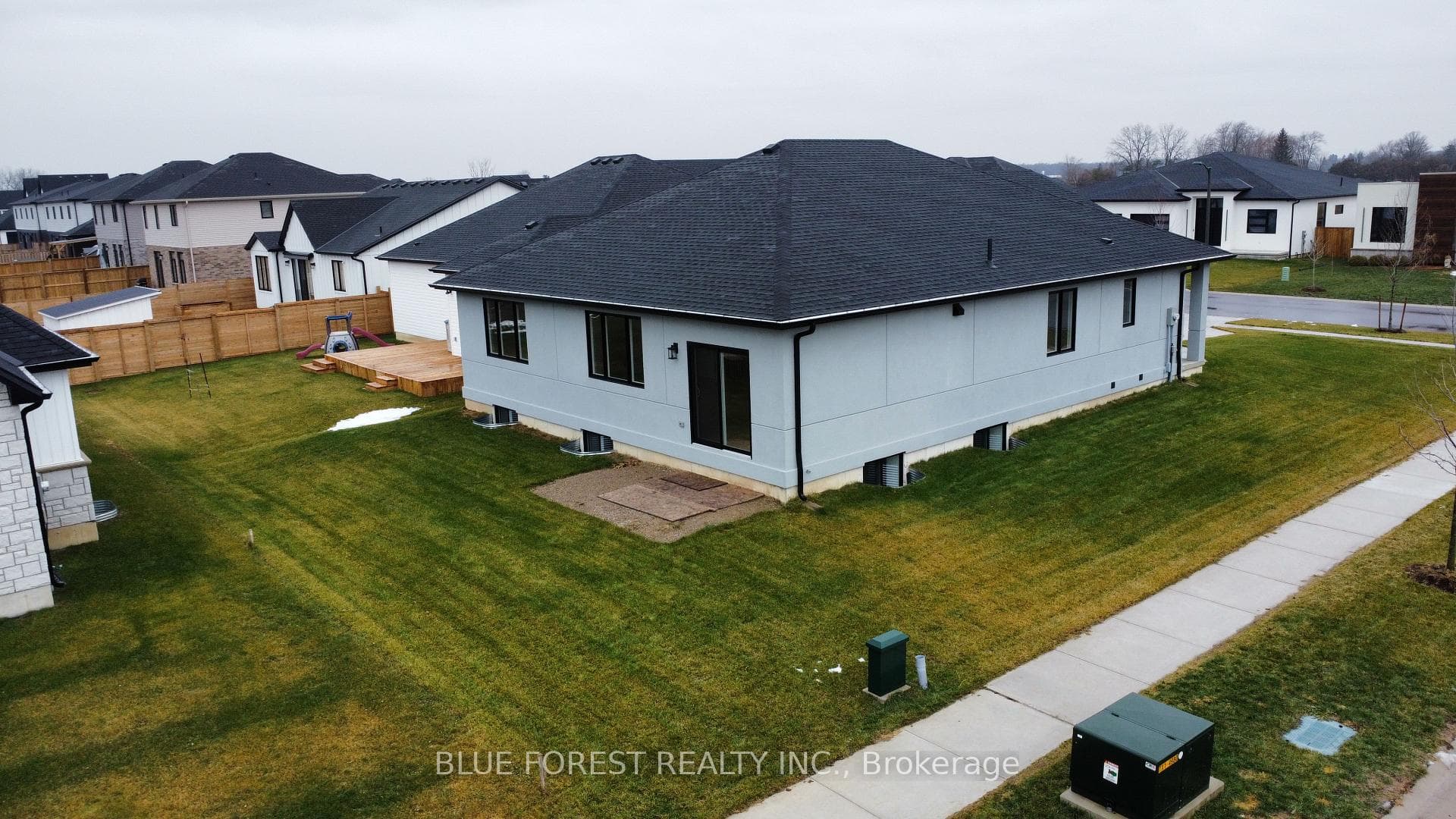 303 Nancy Street photo 45