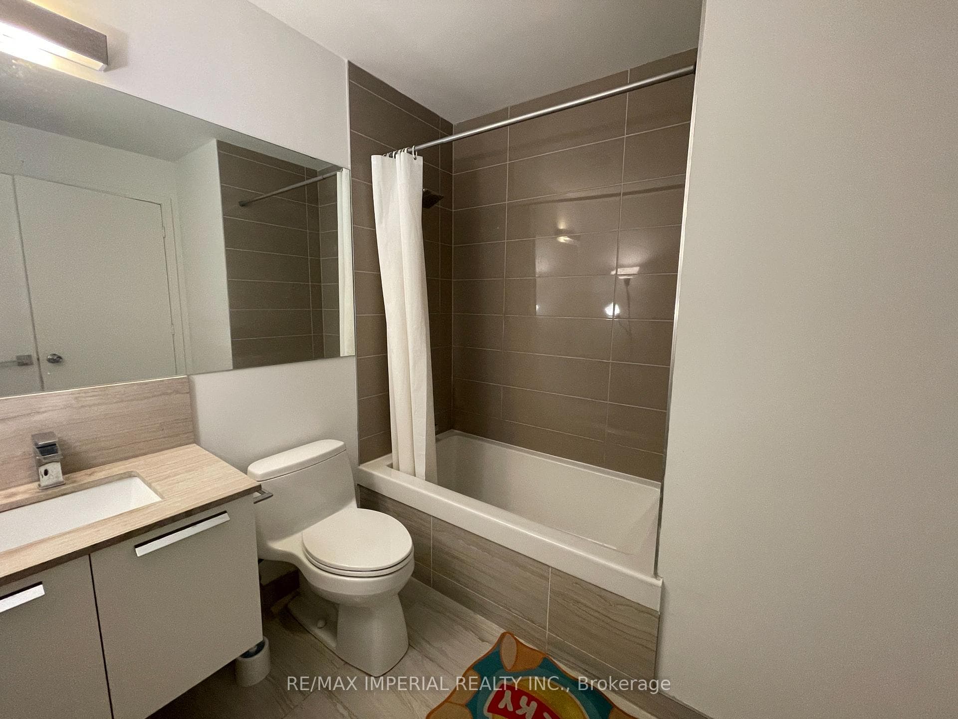 28 Wellesley Street Unit 409 photo 6